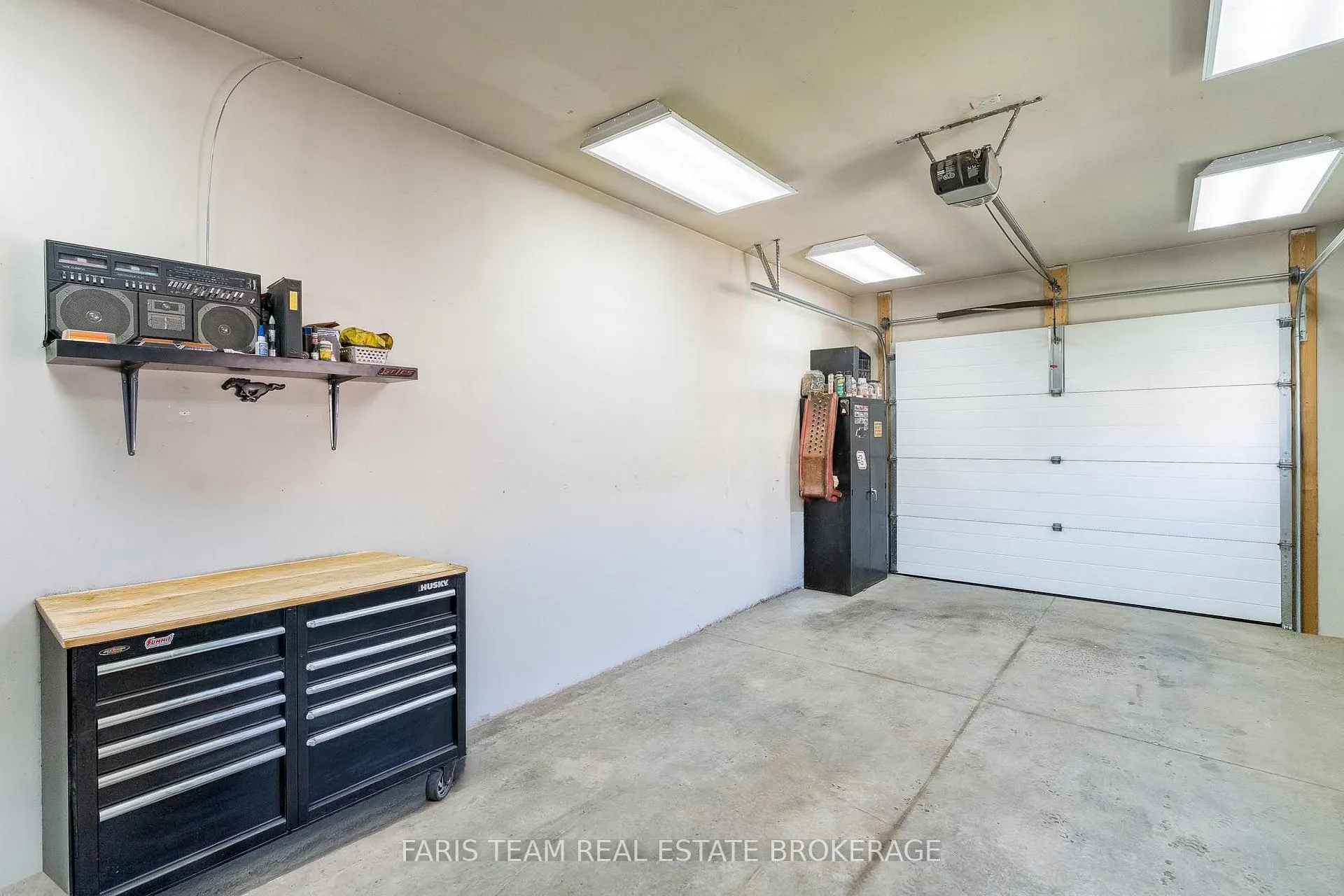 Photo 43 of 57 Wessenger Drive, Barrie, Holly — HOMEH