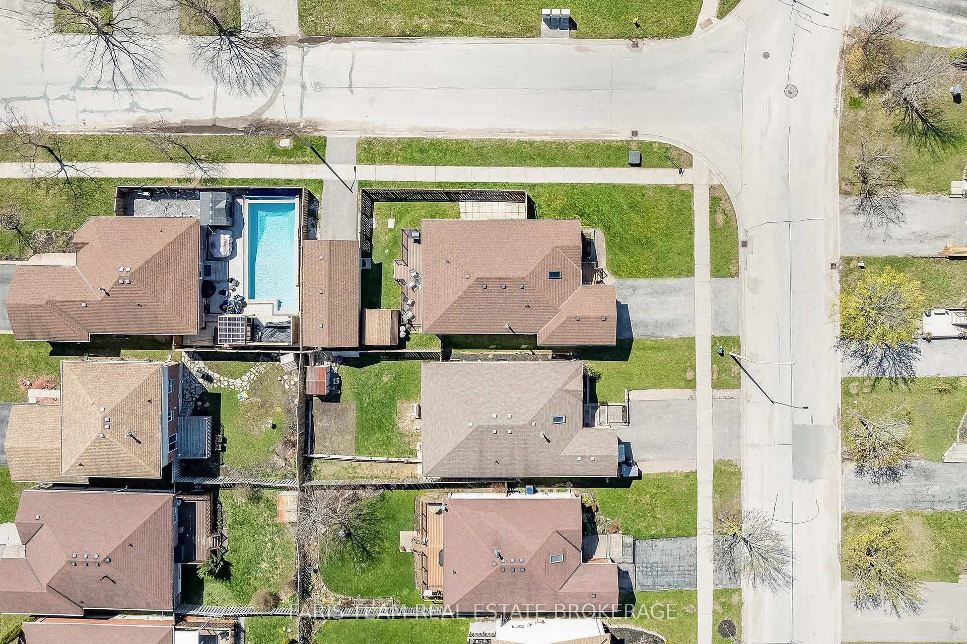 Photo 44 of 57 Wessenger Drive, Barrie, Holly — HOMEH