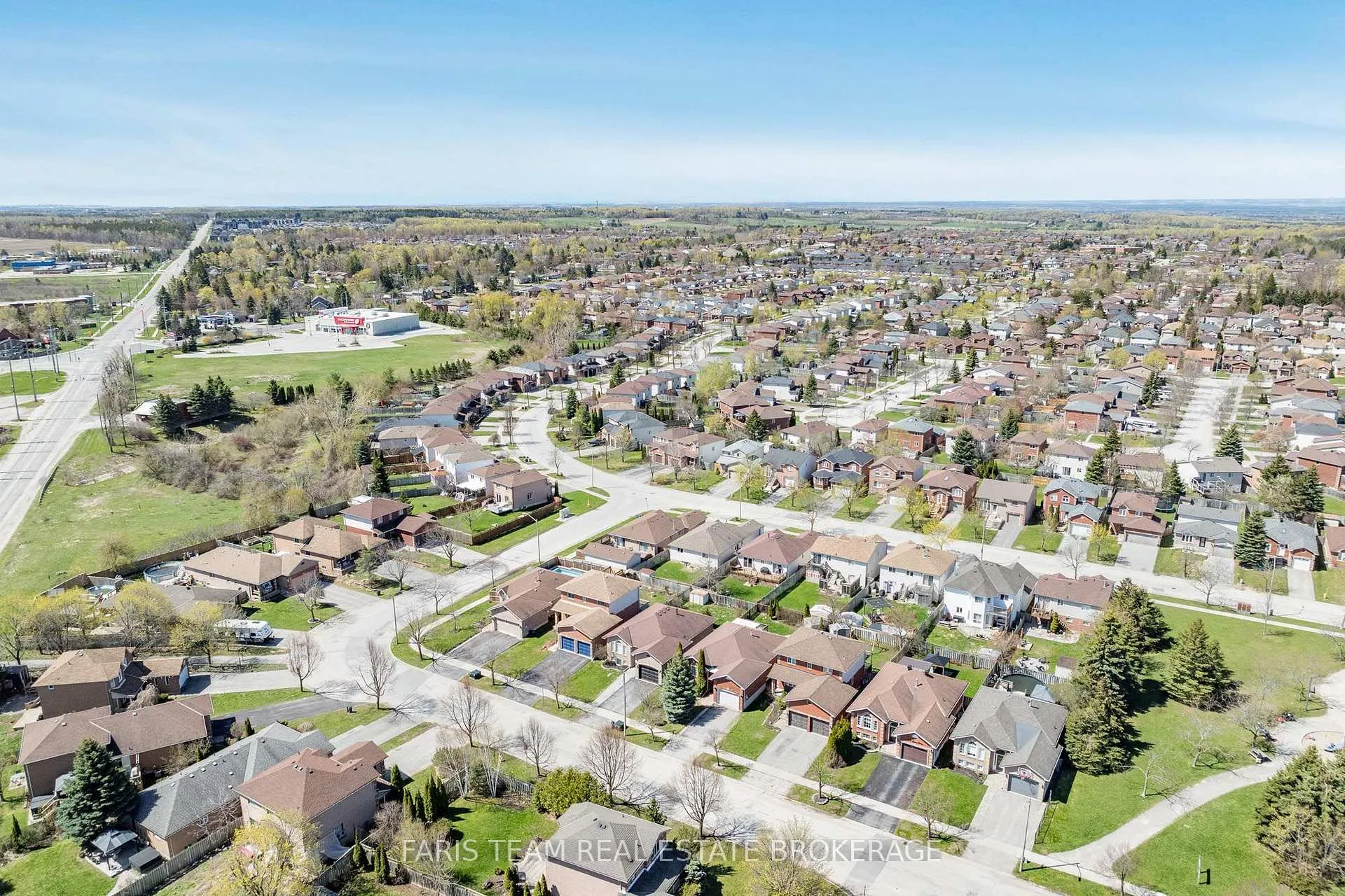 Photo 47 of 57 Wessenger Drive, Barrie, Holly — HOMEH