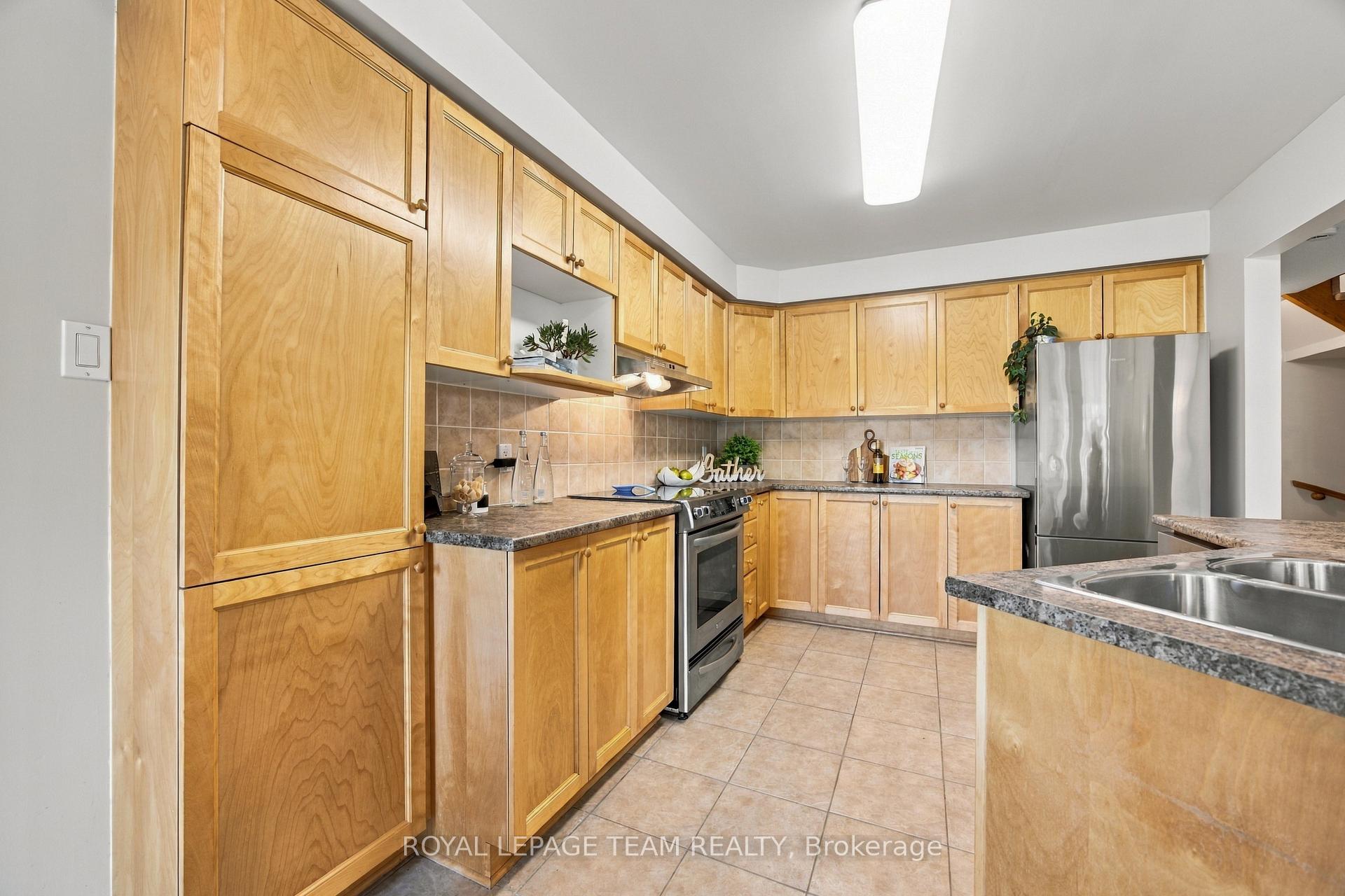 Photo 26 of 135 Gatespark Private, Ottawa, Kanata - Kanata Lakes/Heritage Hills — HOMEH