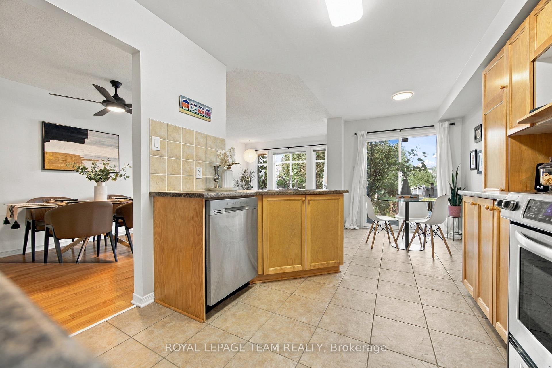 Photo 30 of 135 Gatespark Private, Ottawa, Kanata - Kanata Lakes/Heritage Hills — HOMEH
