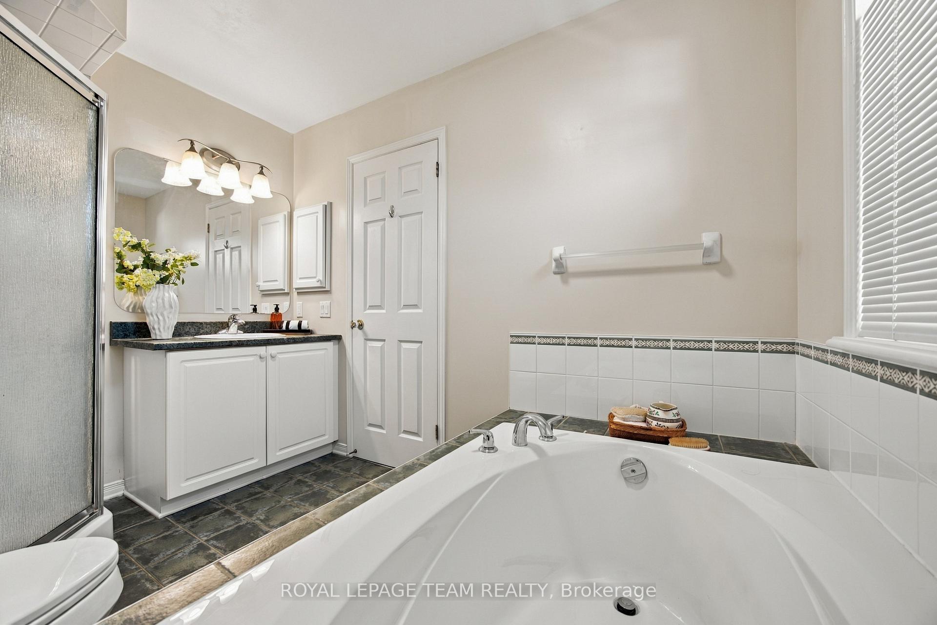 Photo 62 of 135 Gatespark Private, Ottawa, Kanata - Kanata Lakes/Heritage Hills — HOMEH