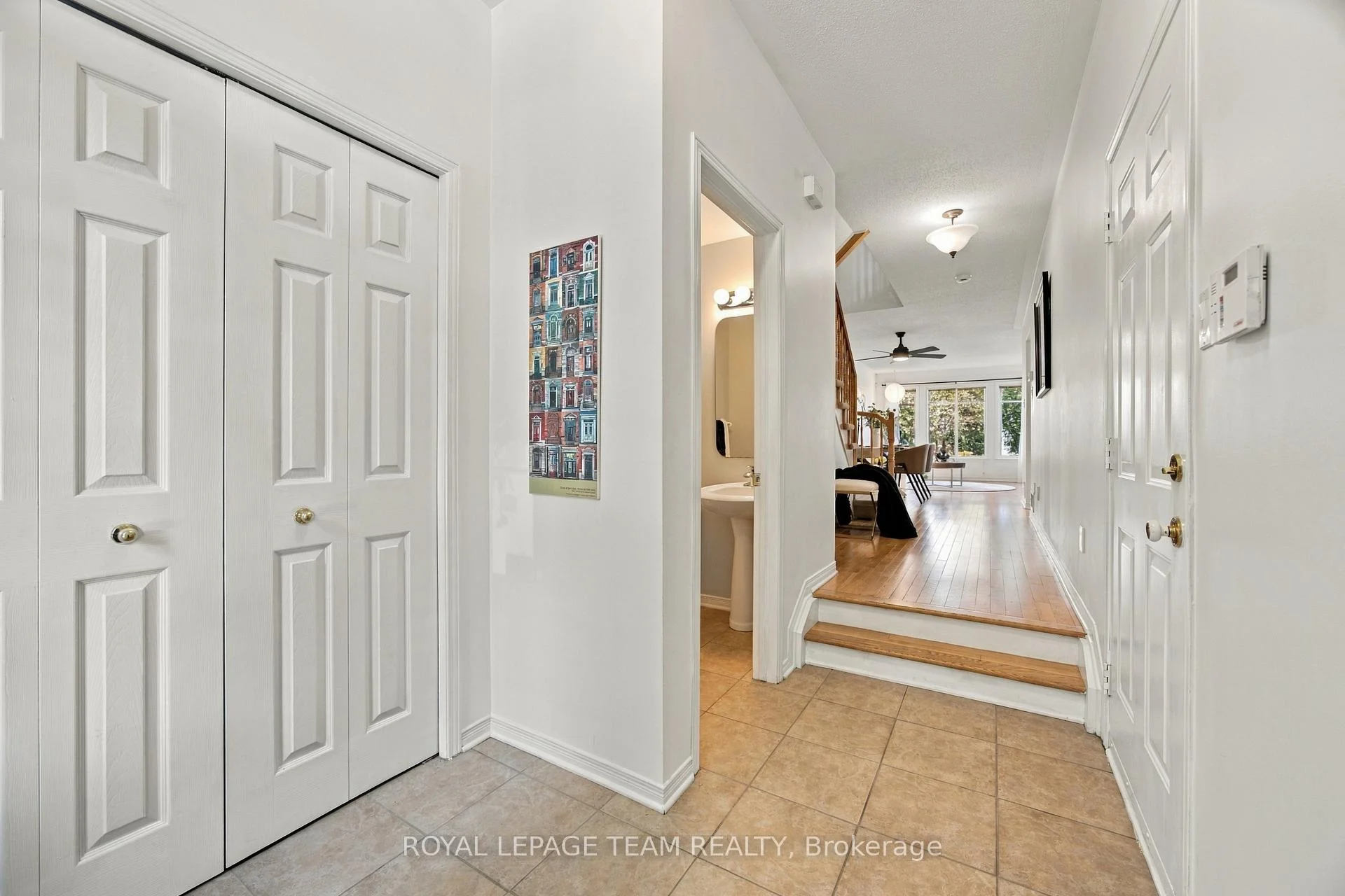 Photo 6 of 135 Gatespark Private, Ottawa, Kanata - Kanata Lakes/Heritage Hills — HOMEH