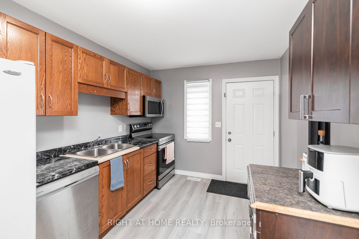 Photo 13 of 42 Saturn Road, Port Colborne, Main Street — HOMEH