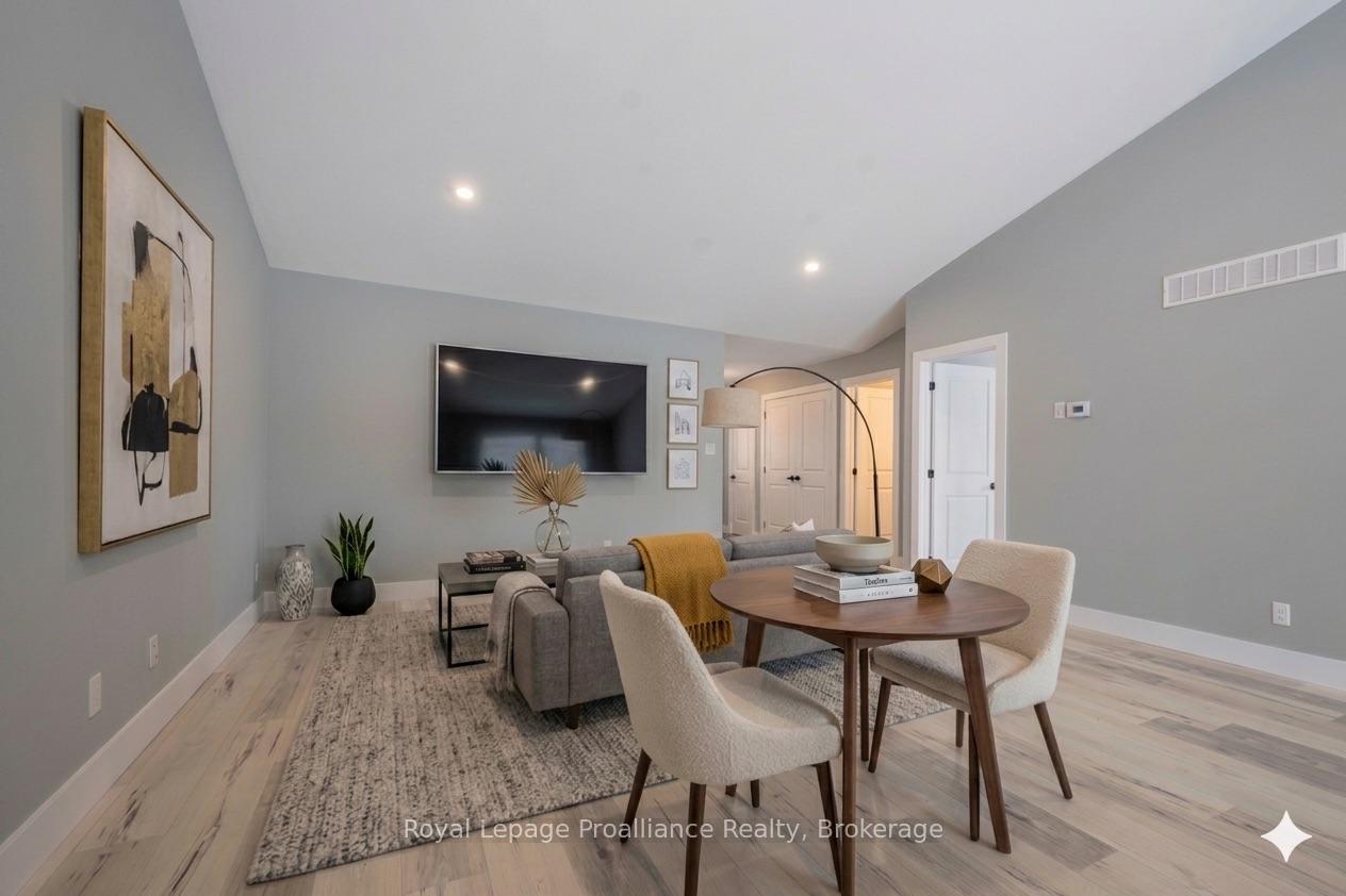 Photo 3 of 123 Farrington Crescent, Prince Edward County, Picton Ward — HOMEH