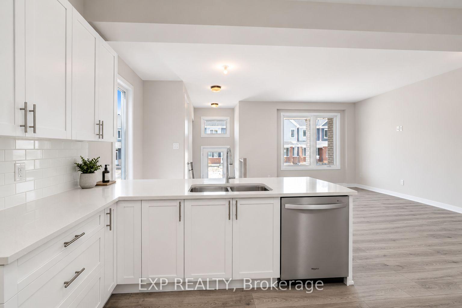 Photo 5 of 131 Beebalm Crescent, Ottawa, Barrhaven - Half Moon Bay — HOMEH