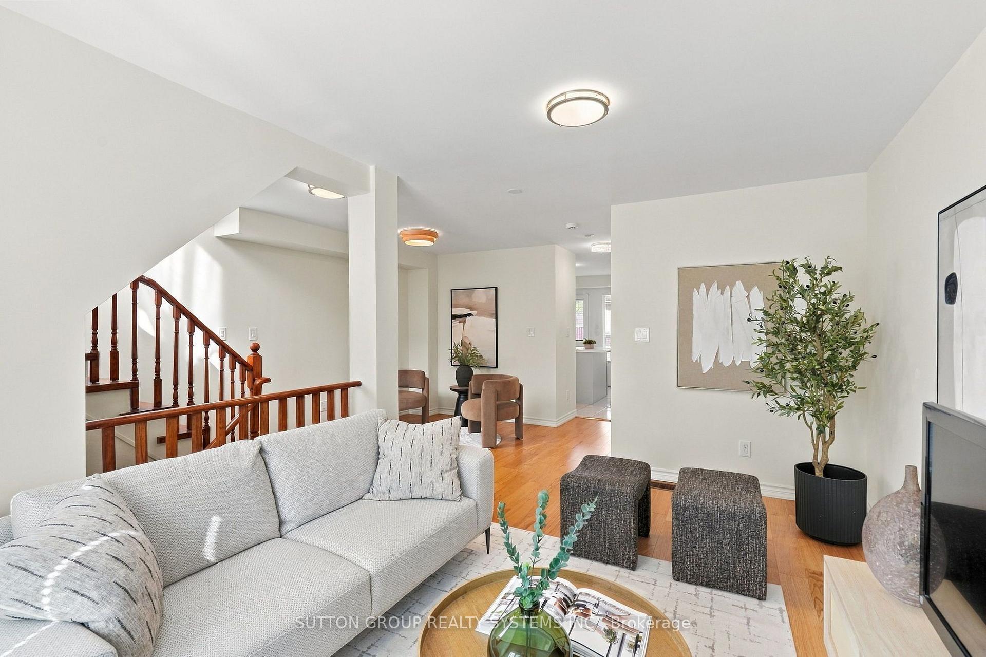 Photo 3 of 120 Tarragona Boulevard, Toronto, Junction Area — HOMEH