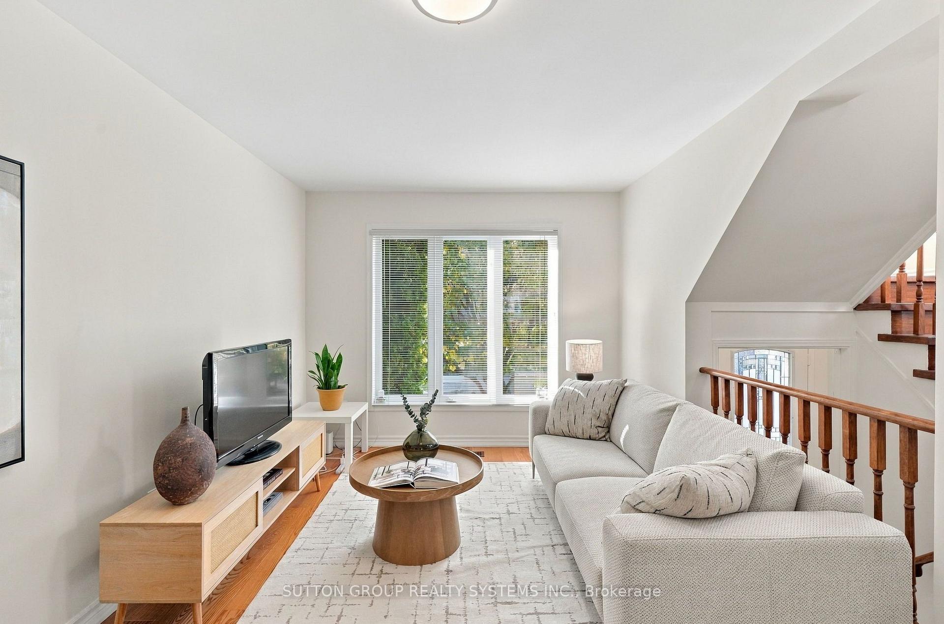 Photo 4 of 120 Tarragona Boulevard, Toronto, Junction Area — HOMEH