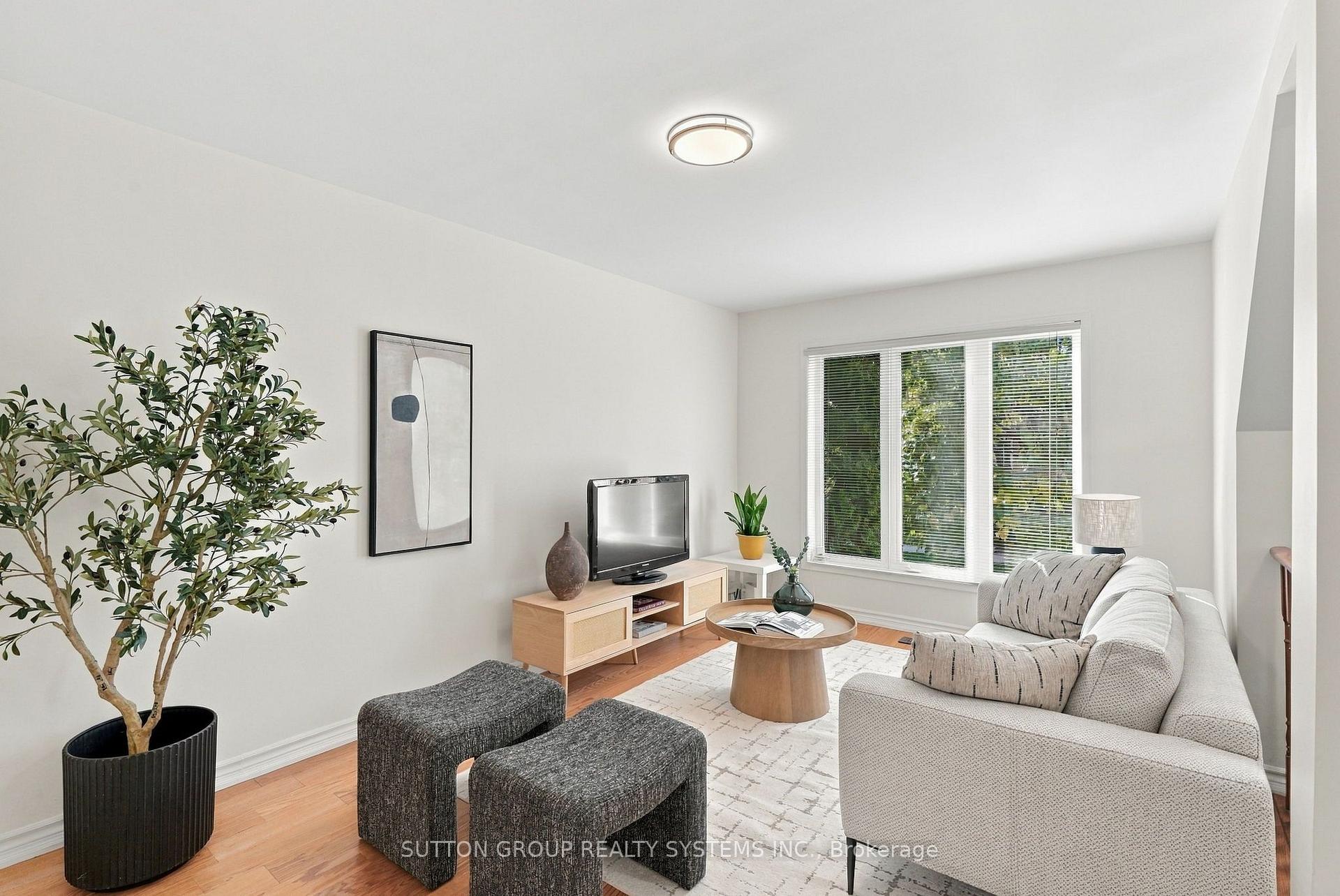 Photo 5 of 120 Tarragona Boulevard, Toronto, Junction Area — HOMEH