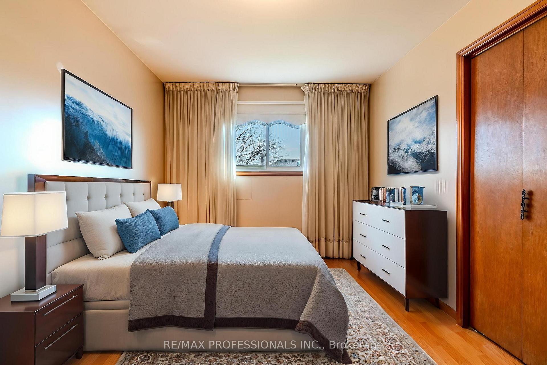 Photo 30 of 45 Chartwell Road, Etobicoke, Stonegate-Queensway — HOMEH