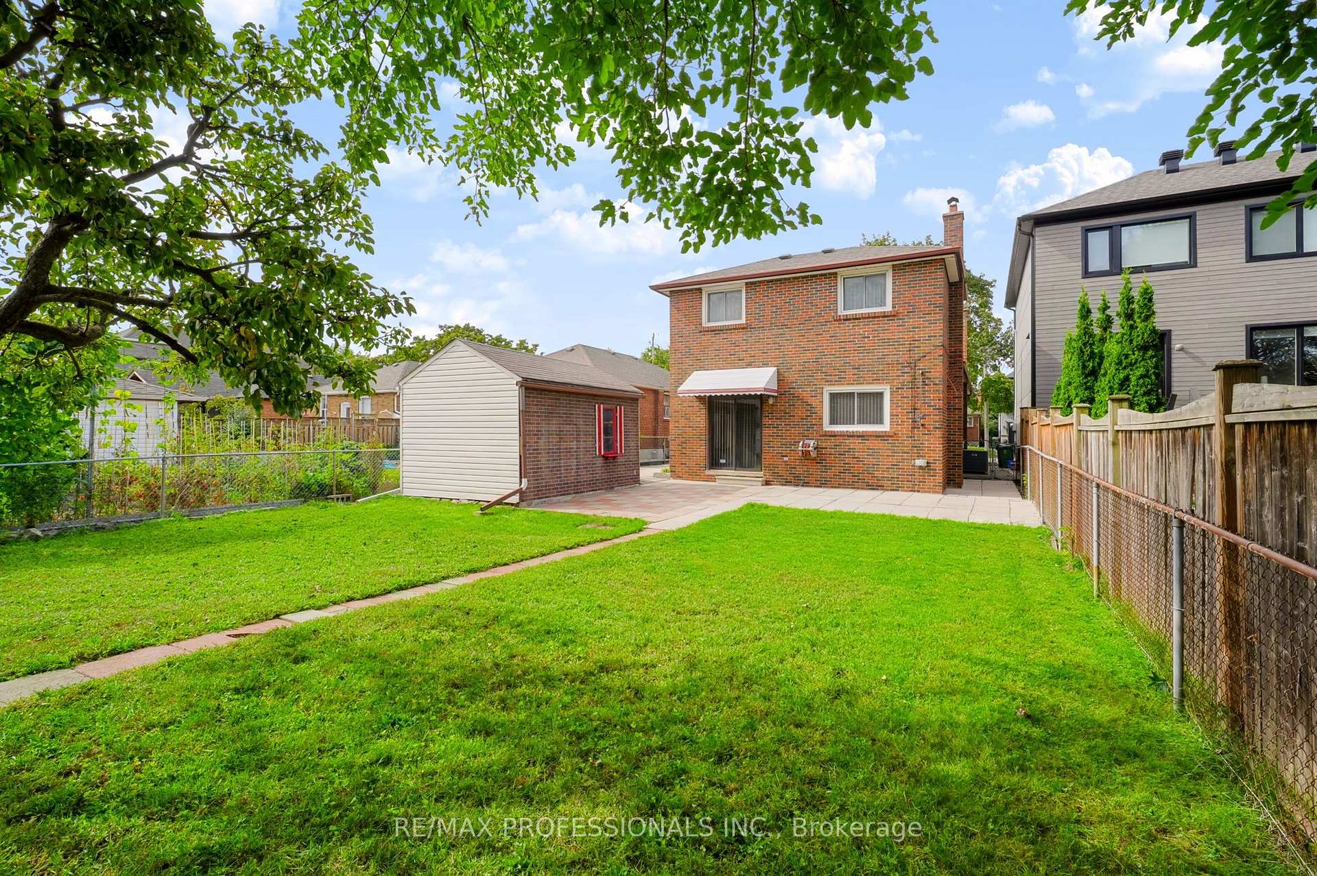 Photo 35 of 45 Chartwell Road, Etobicoke, Stonegate-Queensway — HOMEH