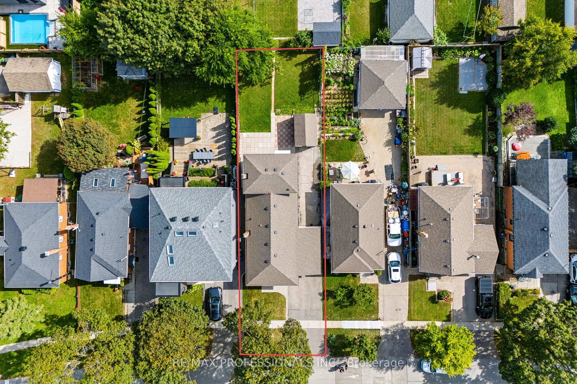 Photo 38 of 45 Chartwell Road, Etobicoke, Stonegate-Queensway — HOMEH