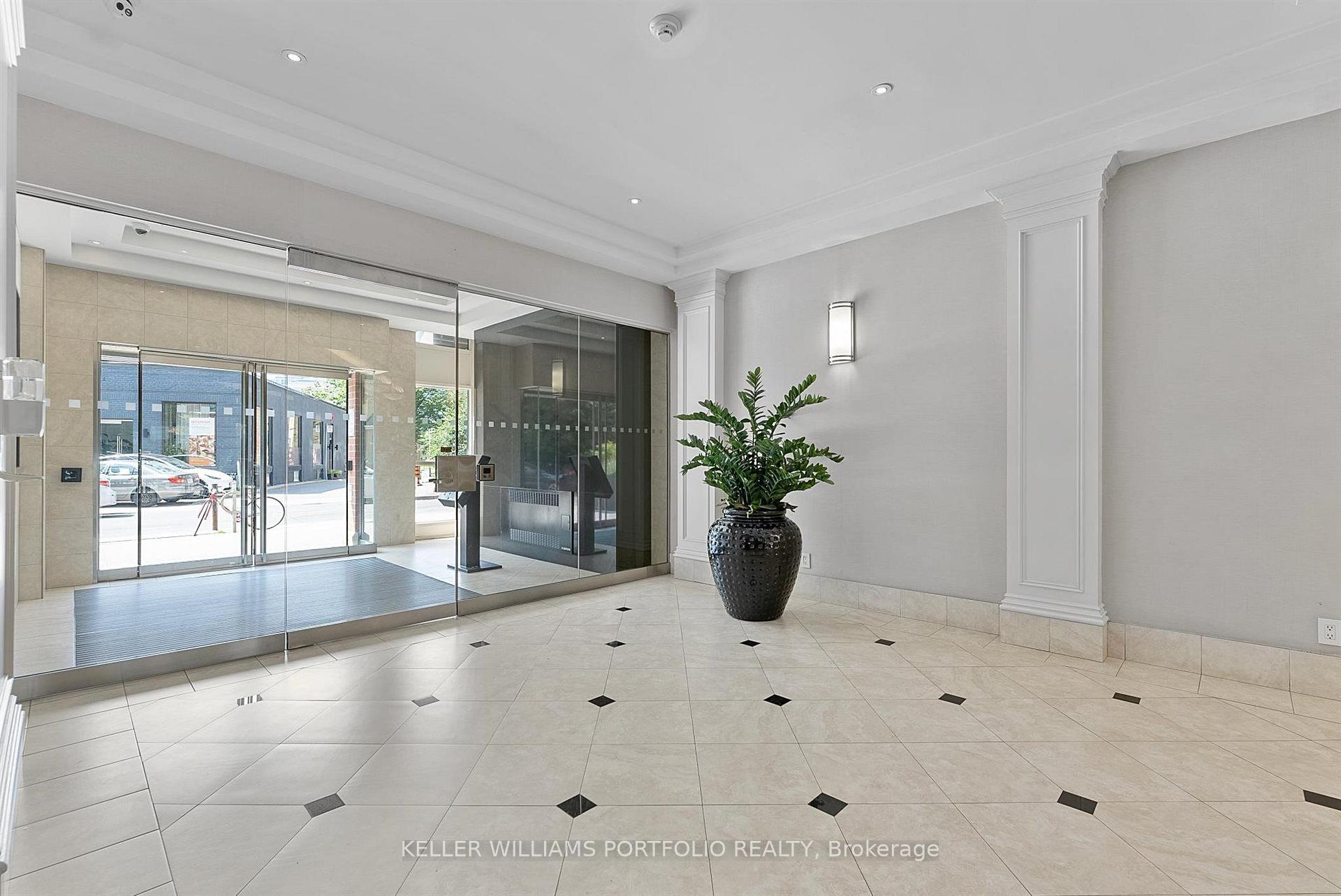 Photo 5 of Unit 1111, 801 King Street W, Toronto, Niagara — HOMEH