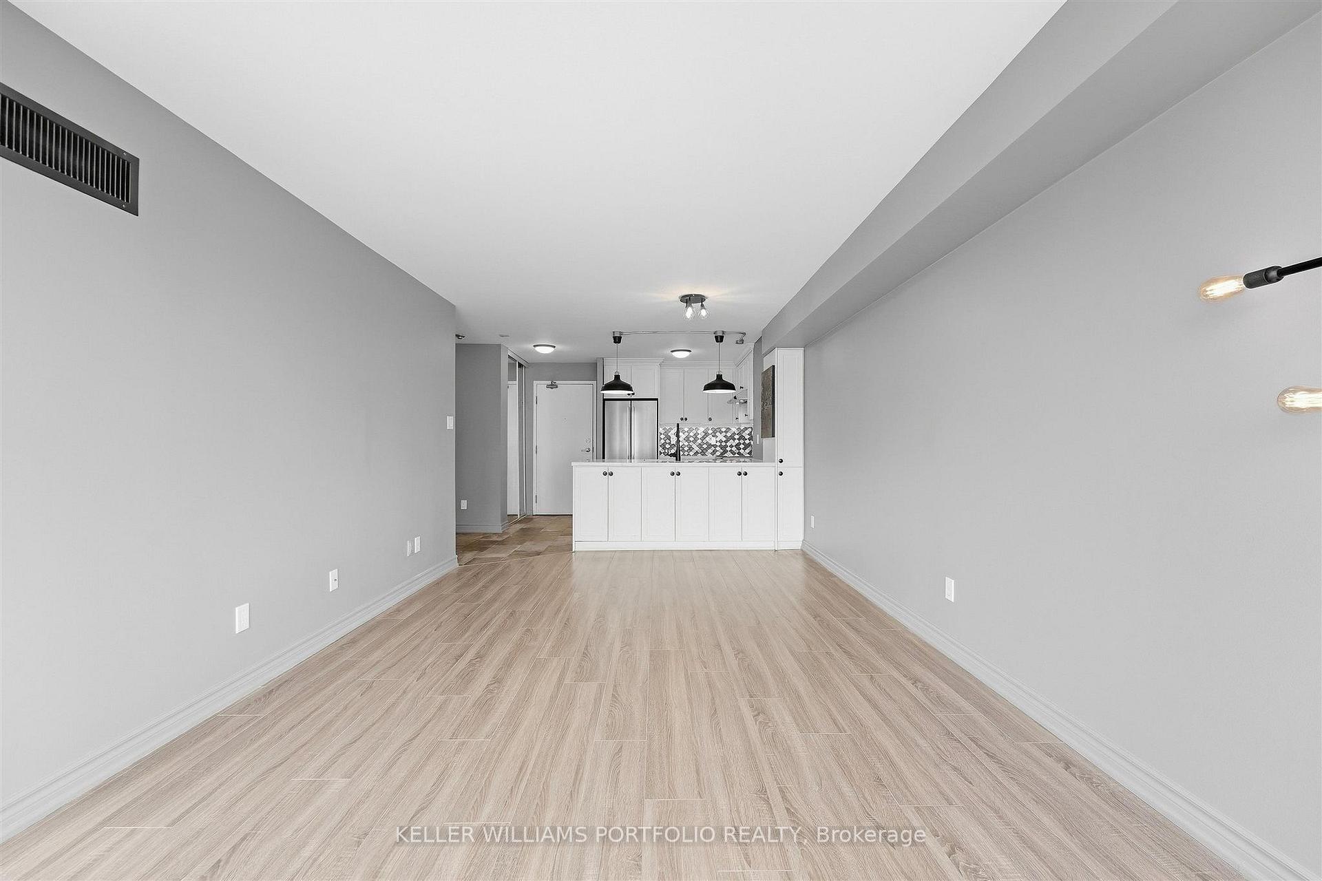 Photo 8 of Unit 1111, 801 King Street W, Toronto, Niagara — HOMEH