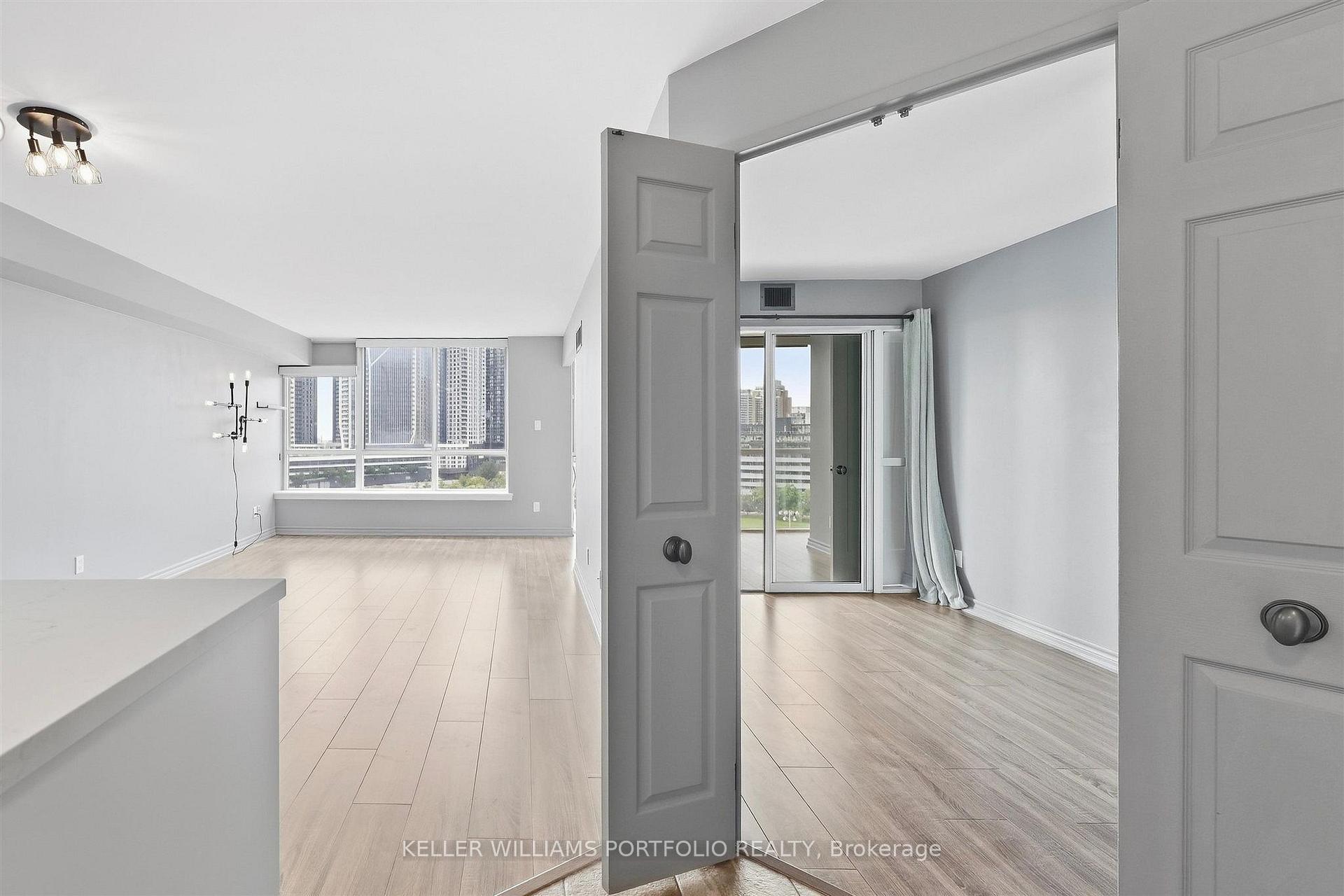 Photo 12 of Unit 1111, 801 King Street W, Toronto, Niagara — HOMEH