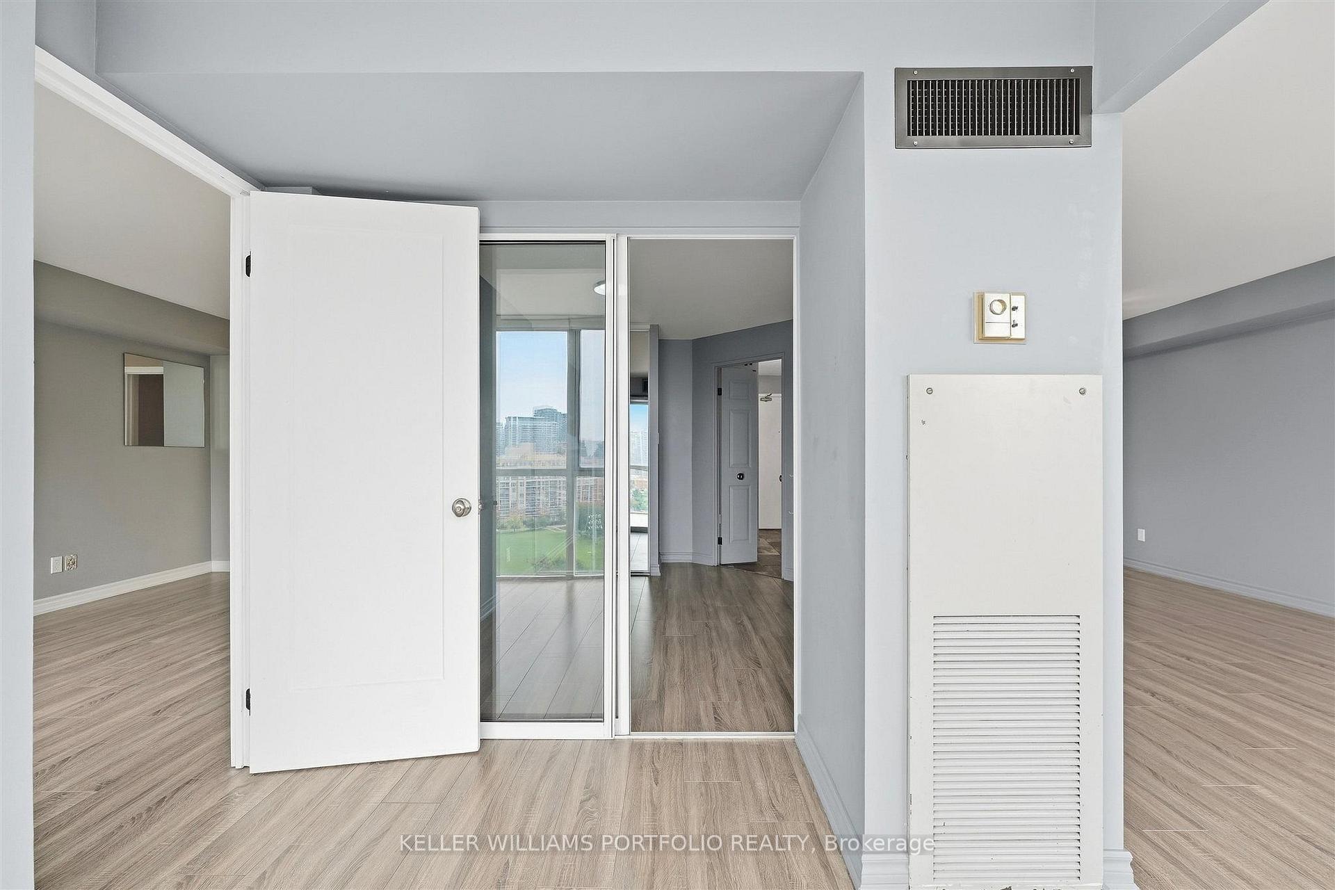Photo 15 of Unit 1111, 801 King Street W, Toronto, Niagara — HOMEH