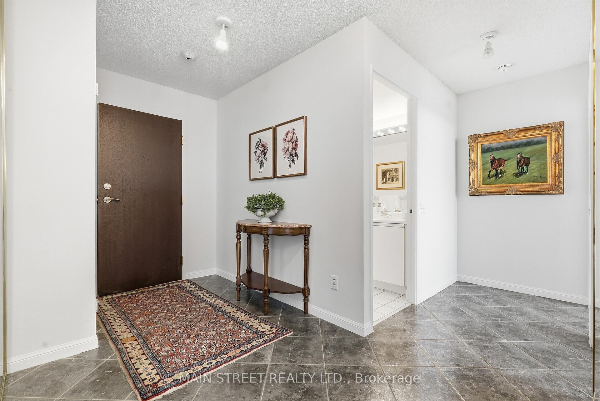 Photo 2 of Unit 1705, 110 Promenade Circle, Vaughan, Brownridge — HOMEH