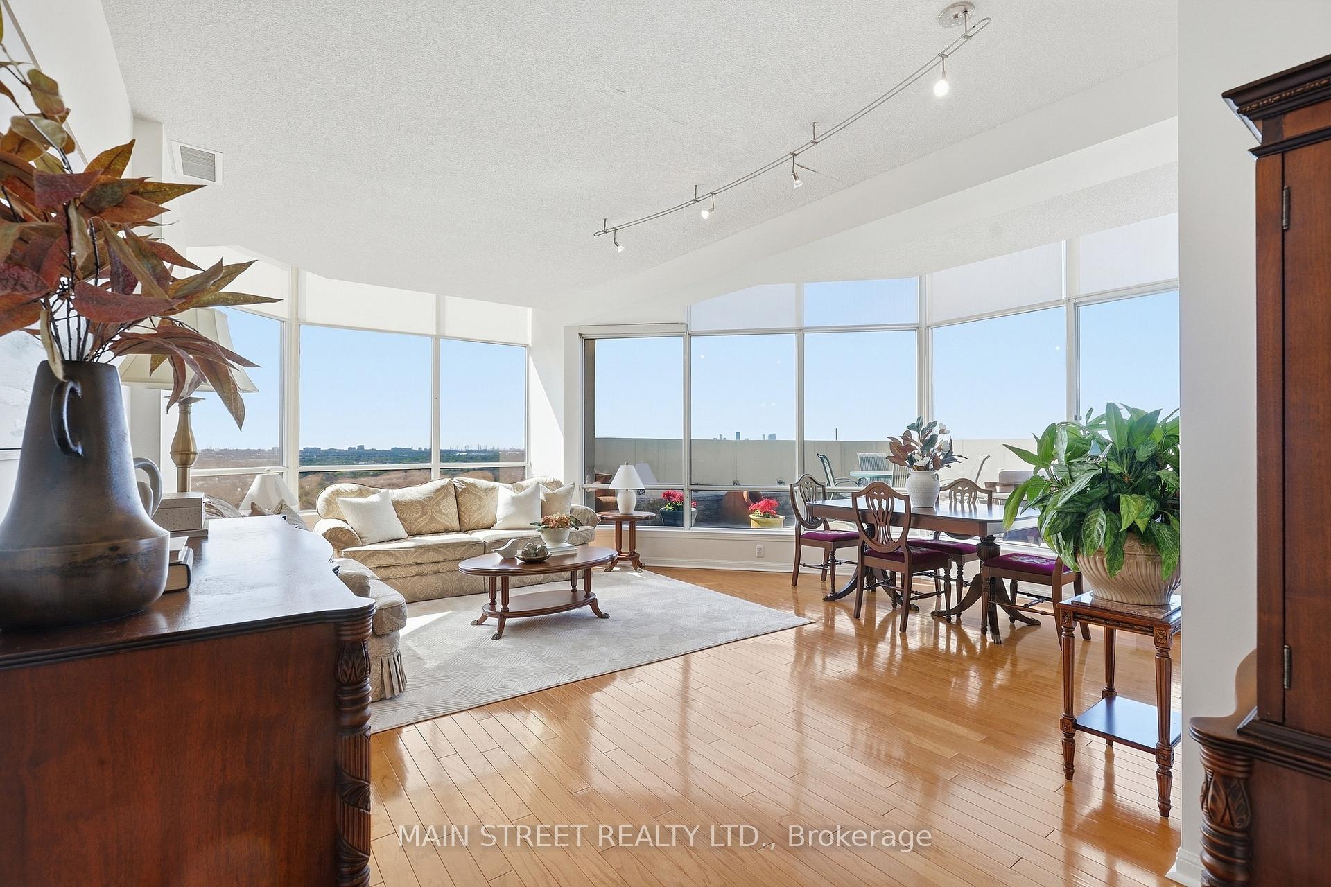 Photo 4 of Unit 1705, 110 Promenade Circle, Vaughan, Brownridge — HOMEH