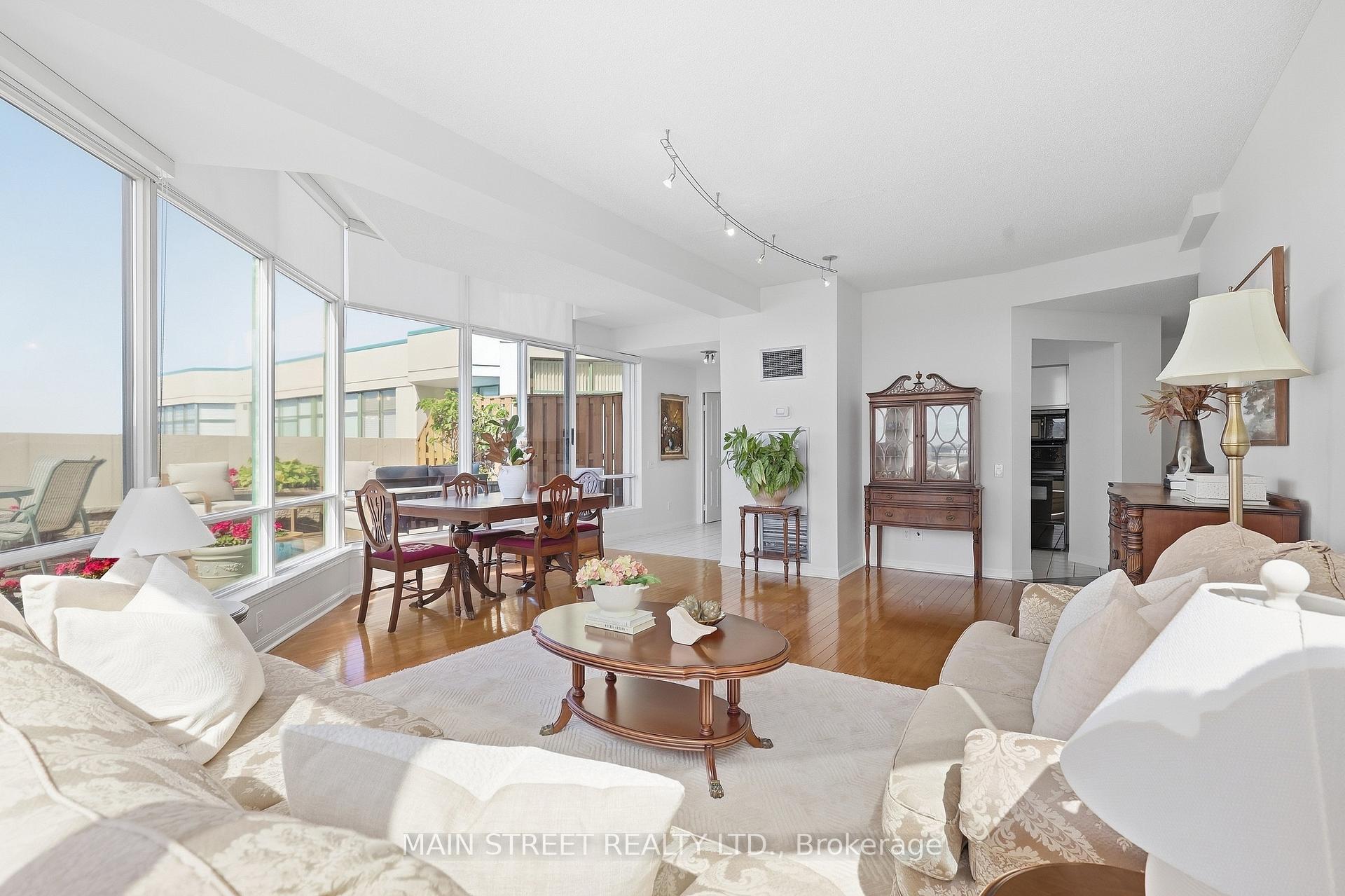 Photo 5 of Unit 1705, 110 Promenade Circle, Vaughan, Brownridge — HOMEH