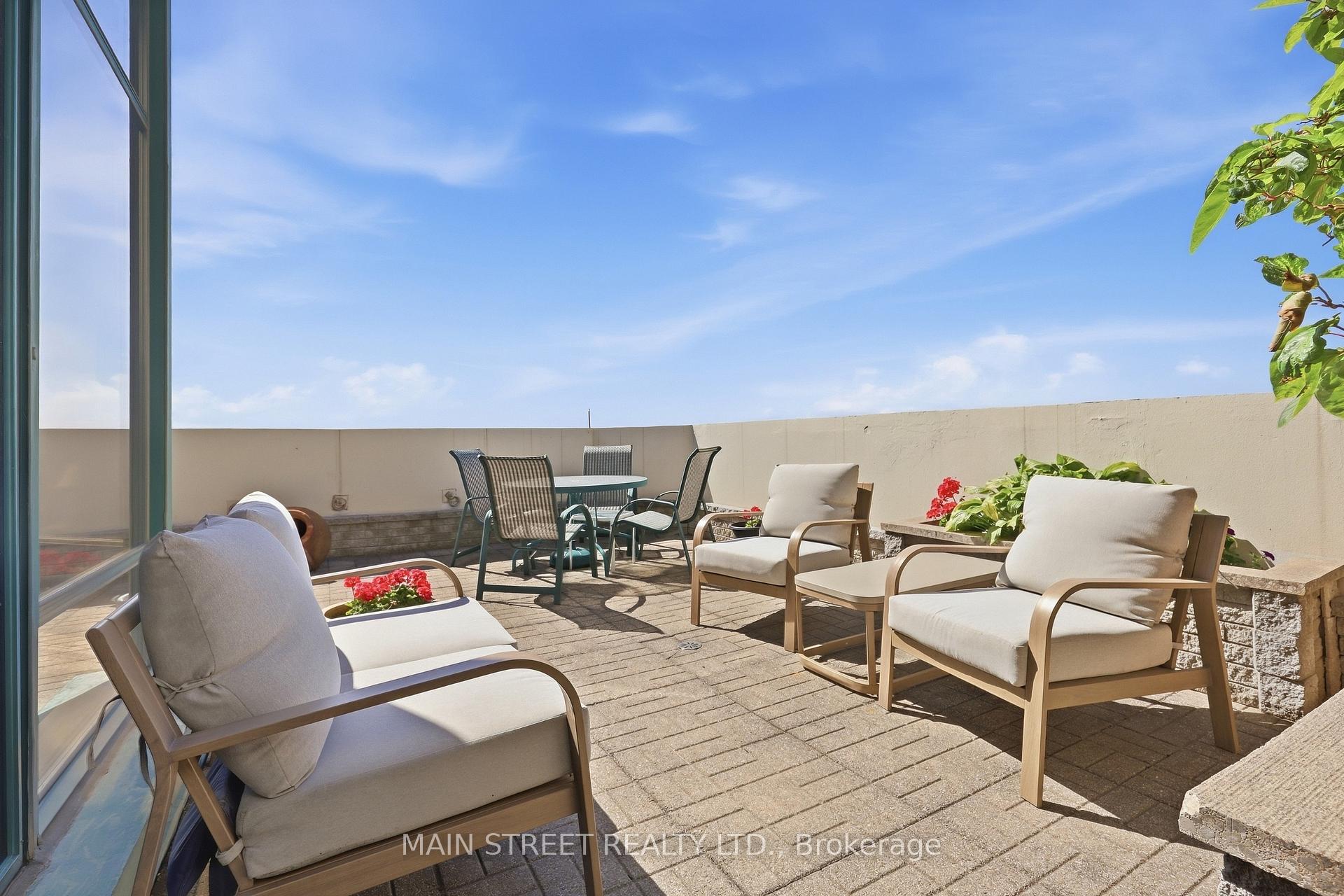 Photo 9 of Unit 1705, 110 Promenade Circle, Vaughan, Brownridge — HOMEH