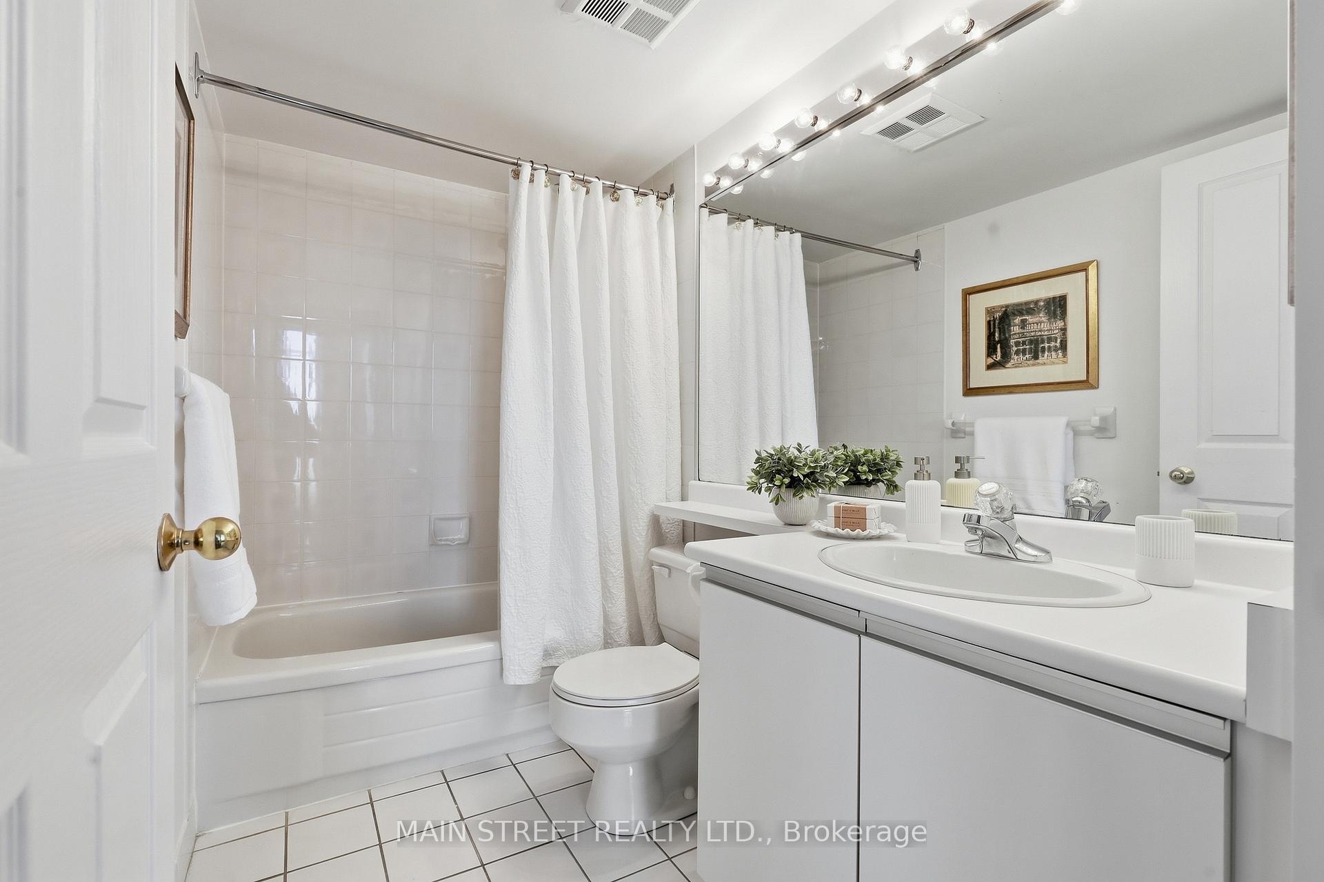 Photo 21 of Unit 1705, 110 Promenade Circle, Vaughan, Brownridge — HOMEH