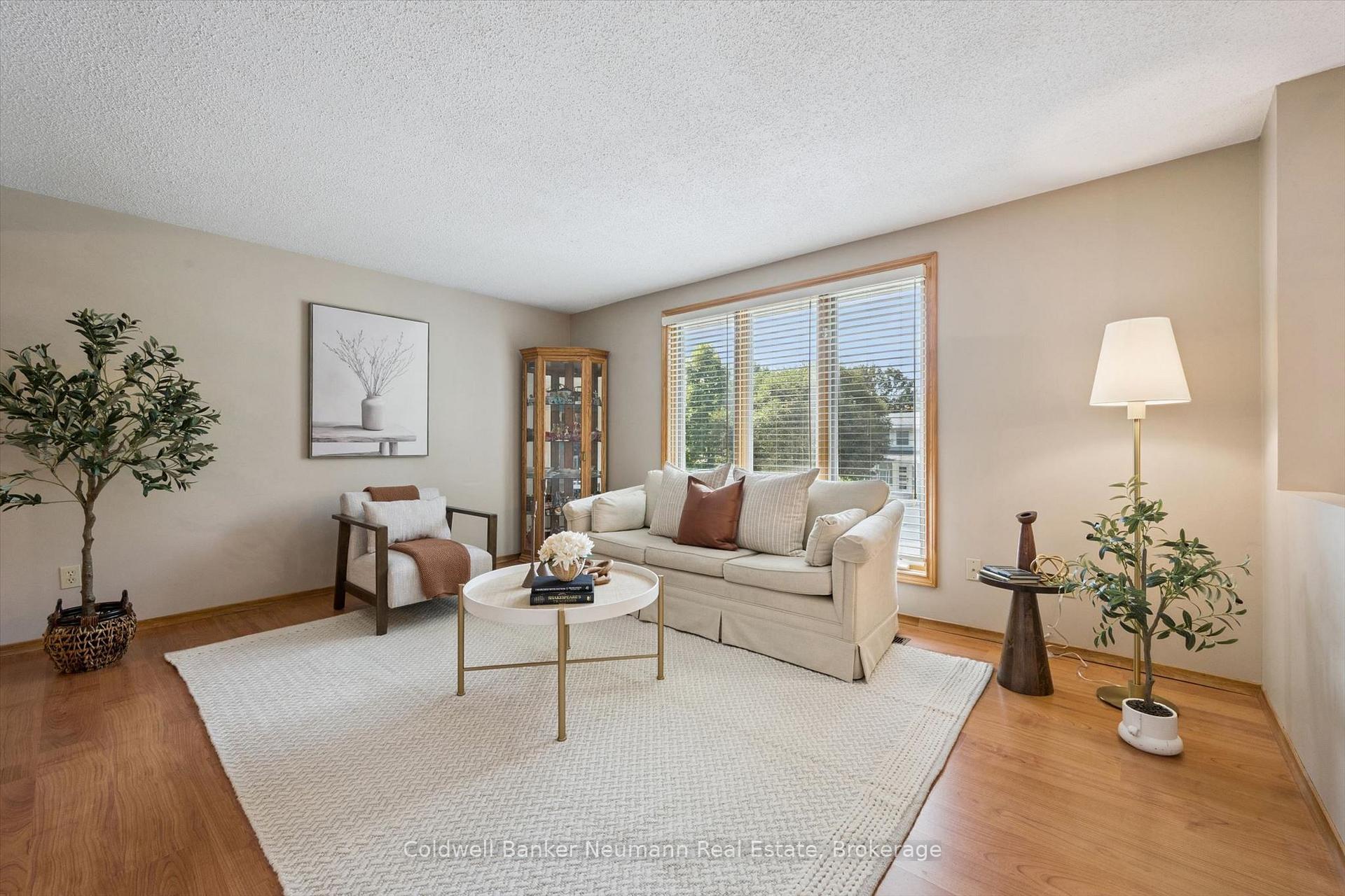 Photo 2 of 24 Briarlea Road, Guelph, Kortright West — HOMEH