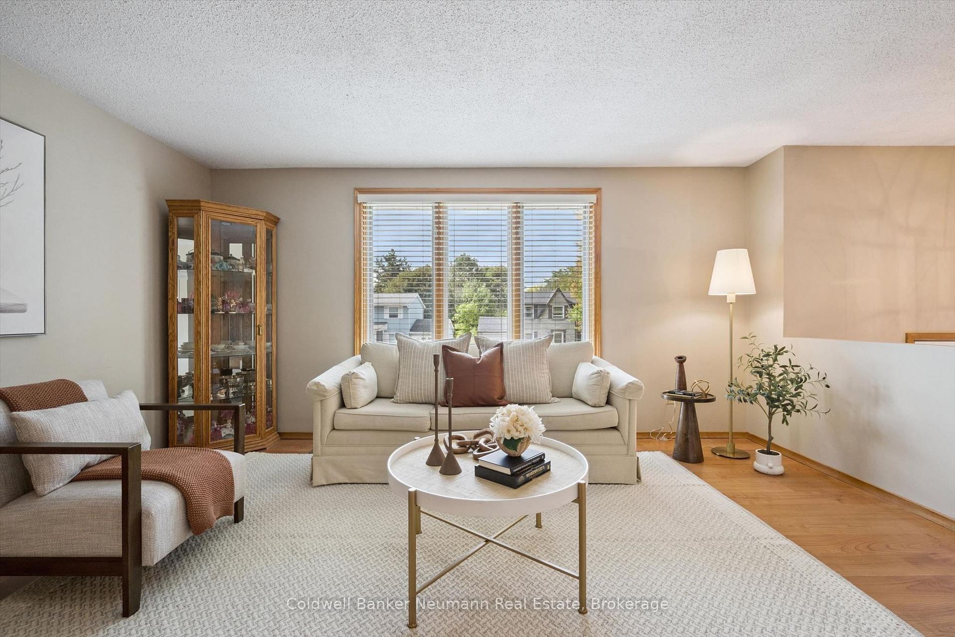 Photo 3 of 24 Briarlea Road, Guelph, Kortright West — HOMEH