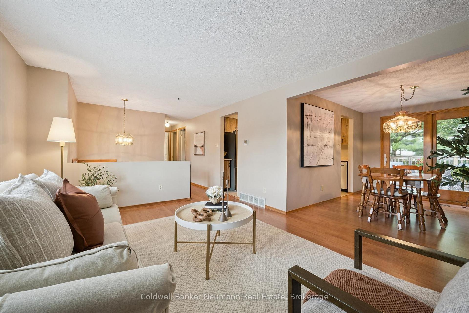 Photo 4 of 24 Briarlea Road, Guelph, Kortright West — HOMEH