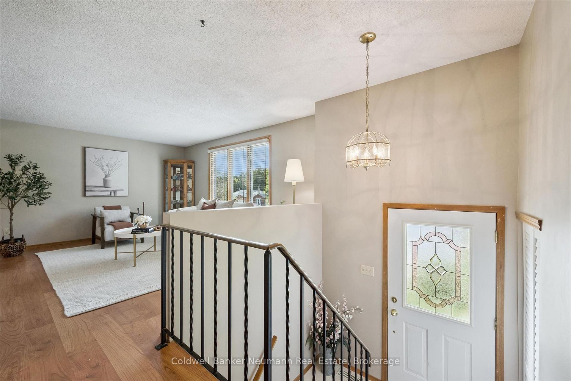 Photo 5 of 24 Briarlea Road, Guelph, Kortright West — HOMEH