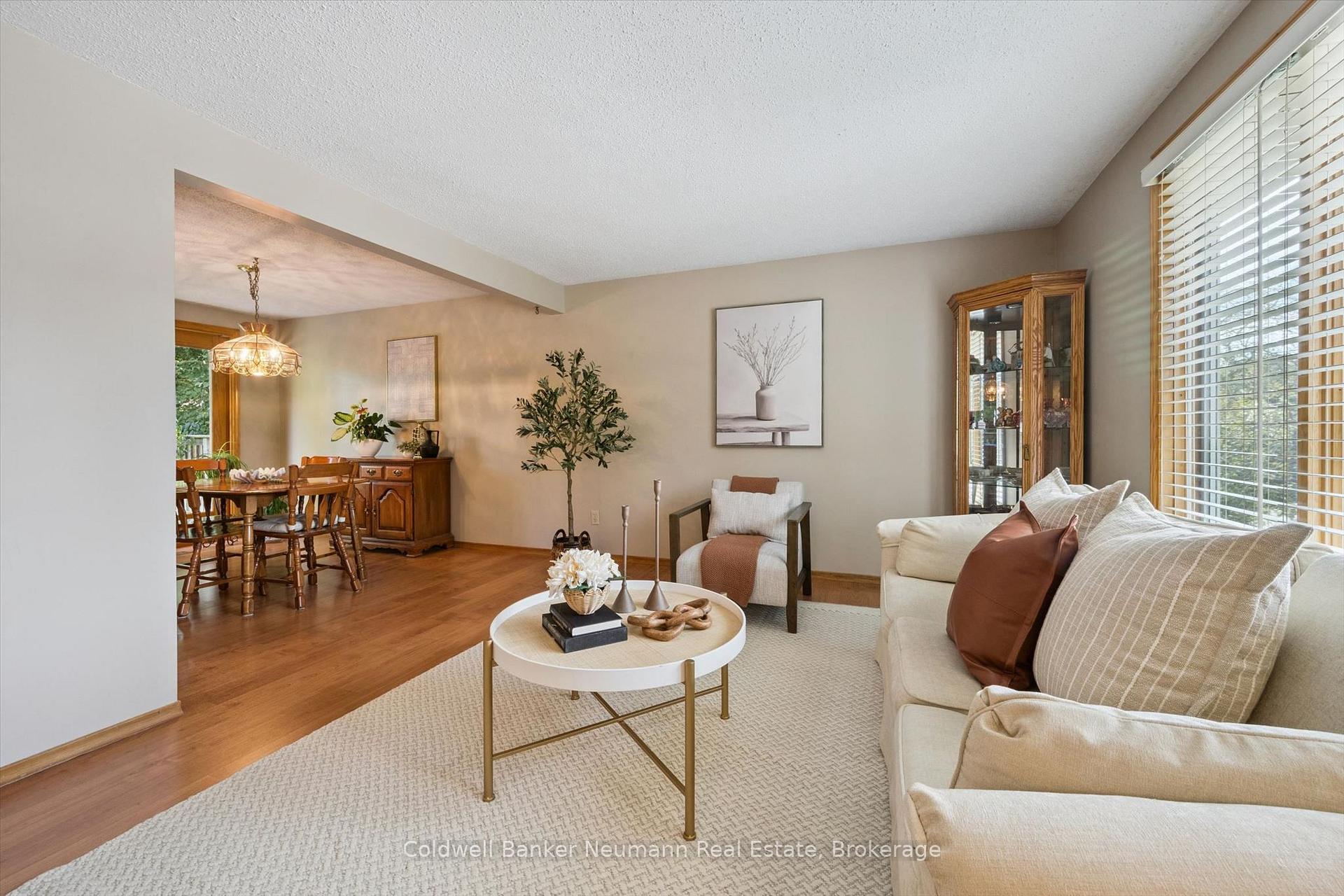Photo 6 of 24 Briarlea Road, Guelph, Kortright West — HOMEH
