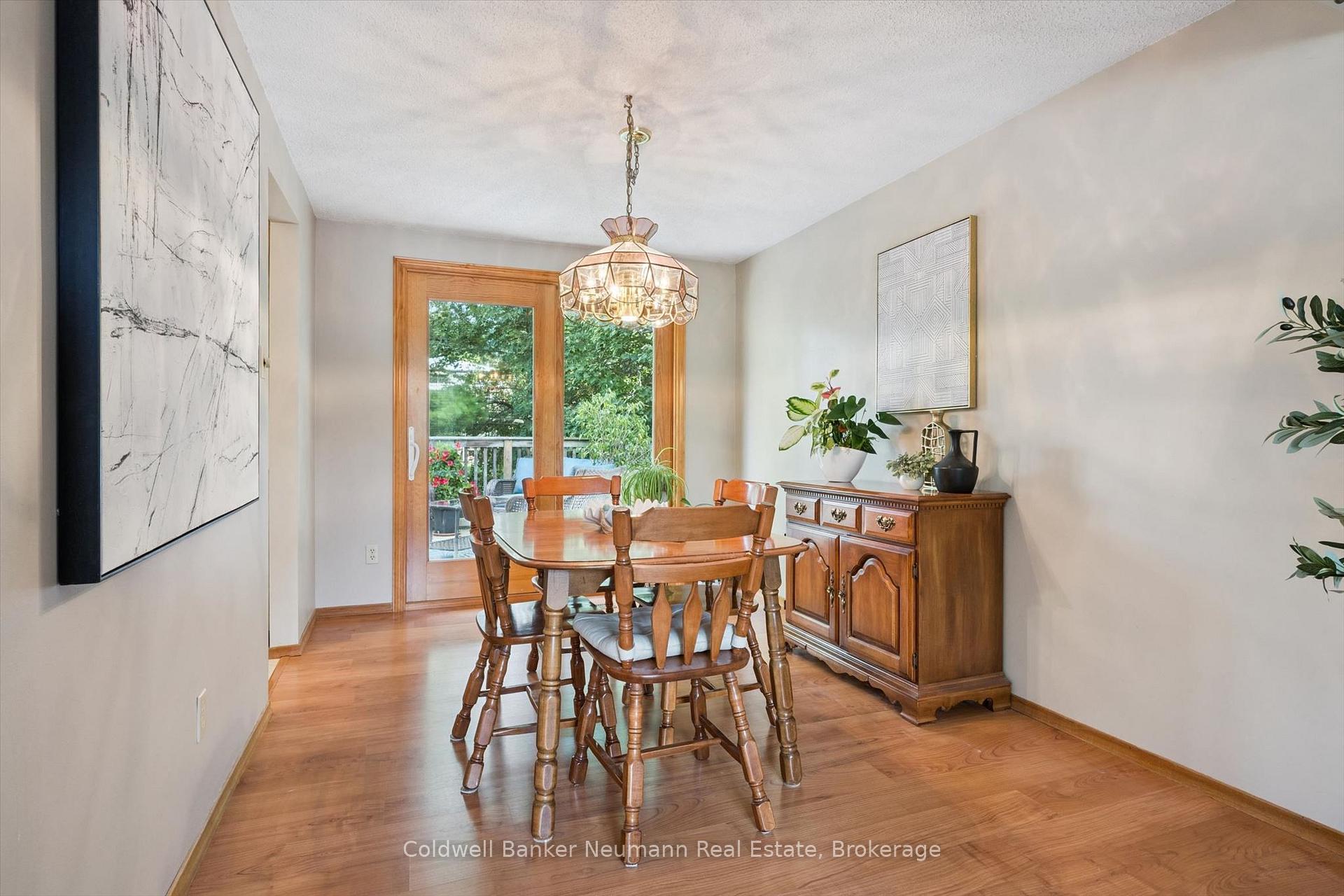 Photo 7 of 24 Briarlea Road, Guelph, Kortright West — HOMEH