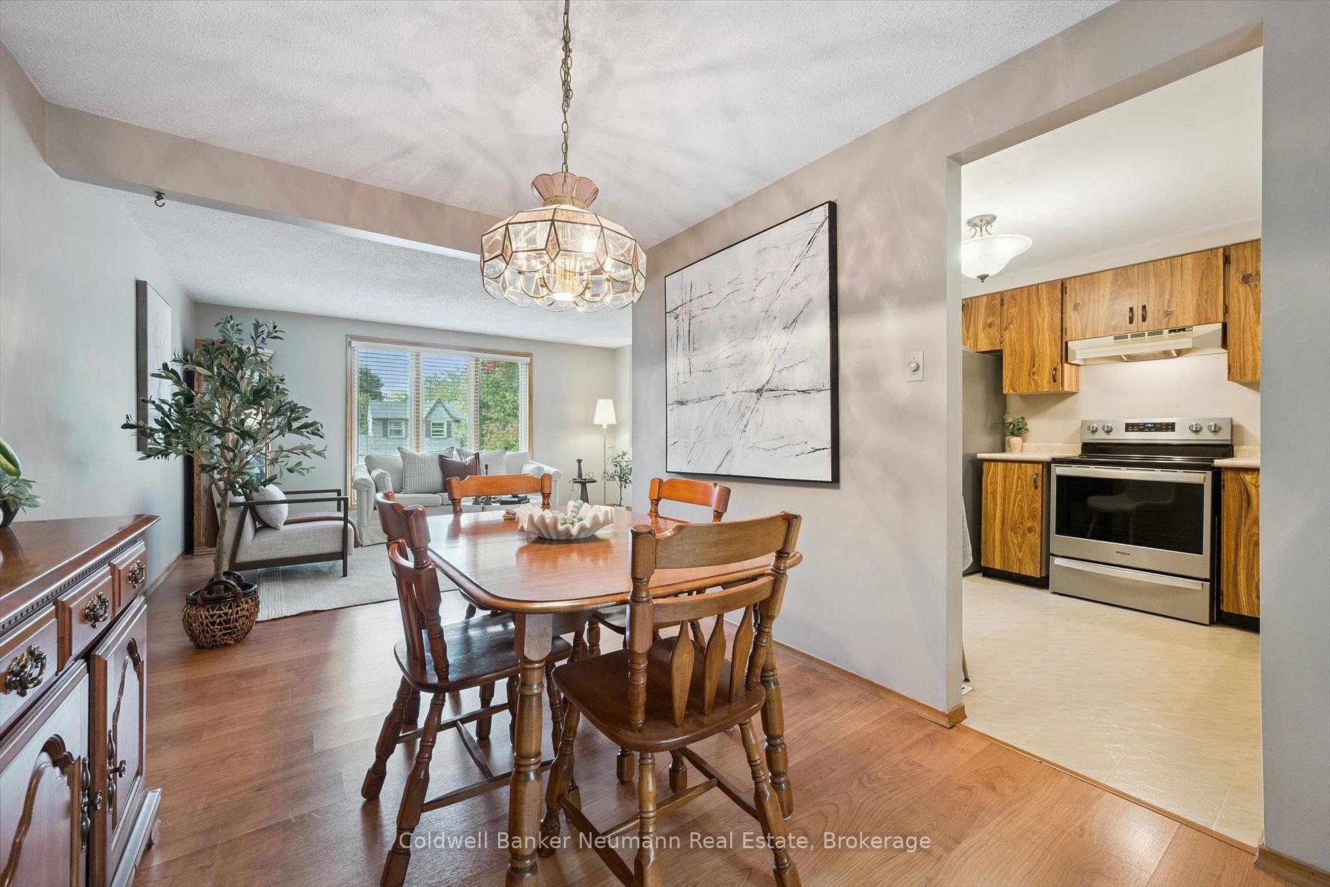 Photo 8 of 24 Briarlea Road, Guelph, Kortright West — HOMEH