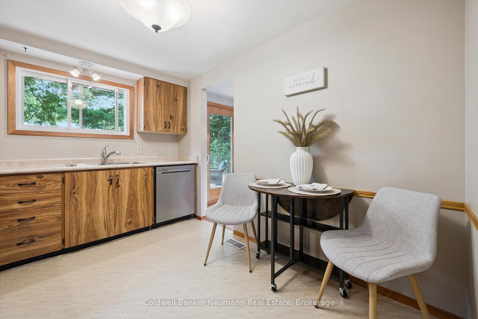 Photo 11 of 24 Briarlea Road, Guelph, Kortright West — HOMEH