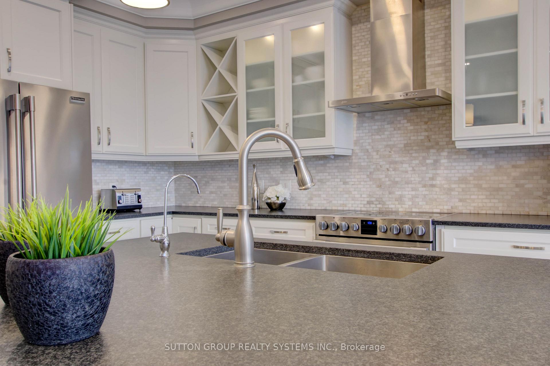 Photo 9 of 3139 Riverpath Common, Oakville, Rural Oakville — HOMEH