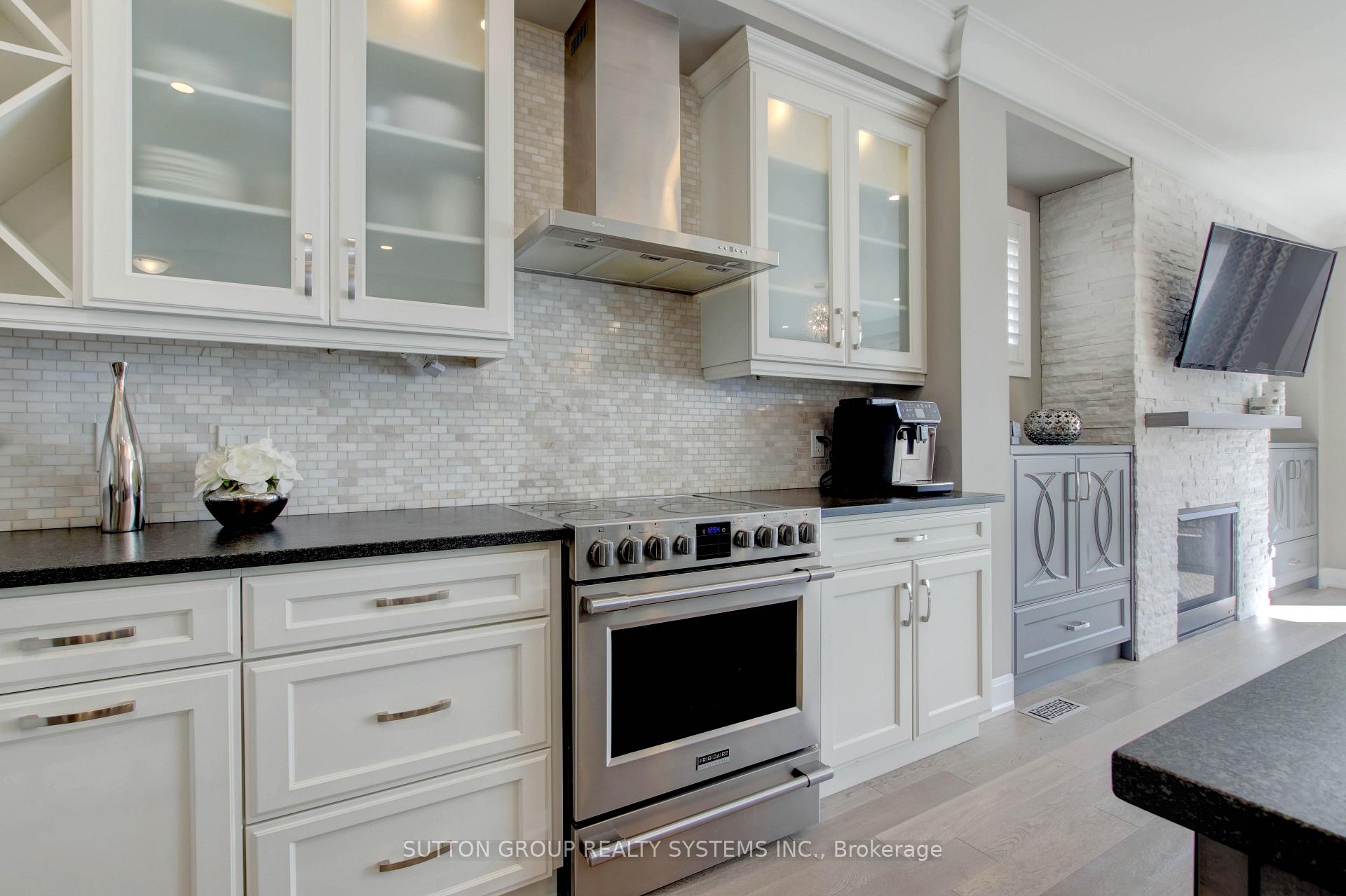 Photo 12 of 3139 Riverpath Common, Oakville, Rural Oakville — HOMEH