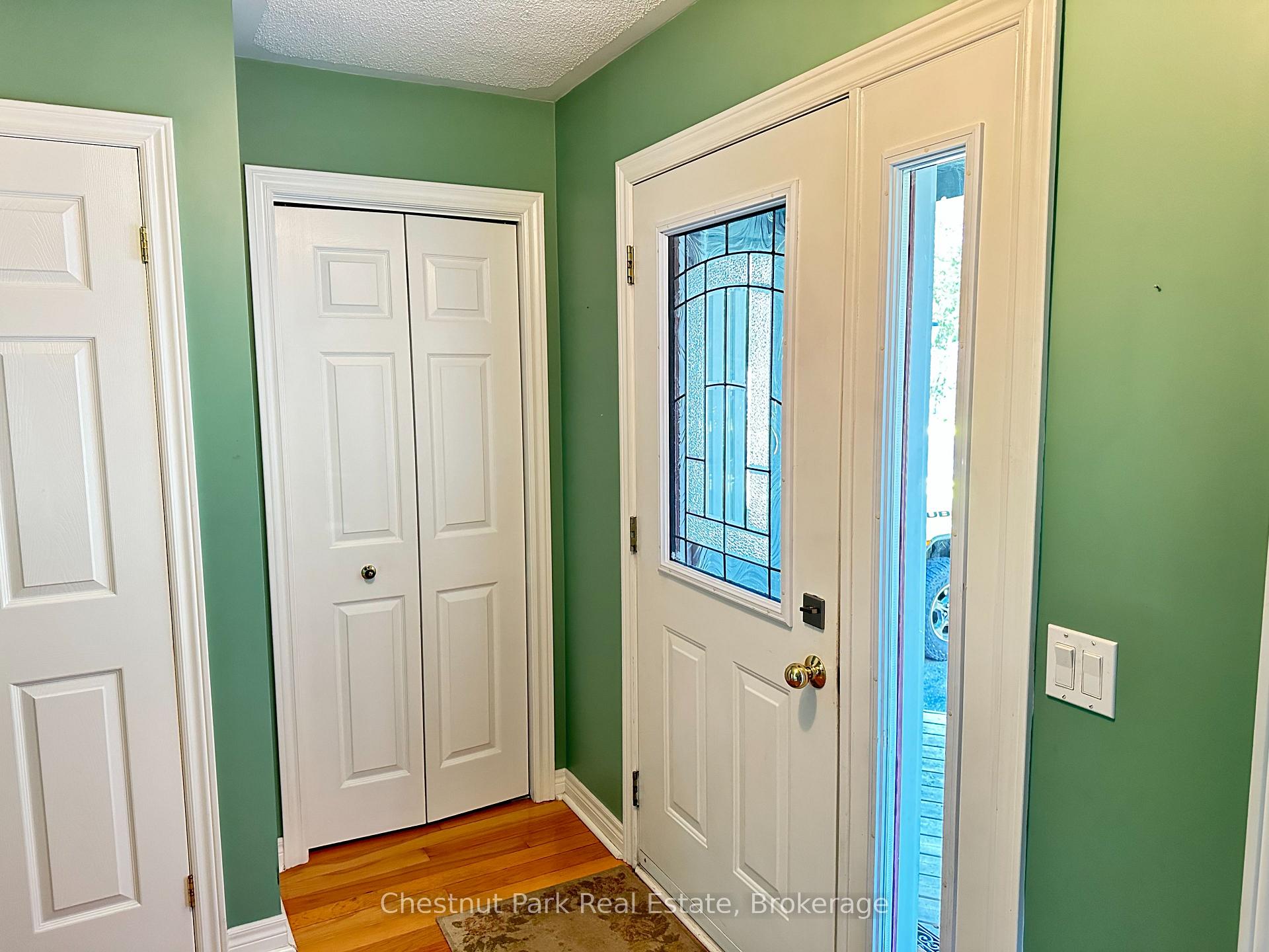 Photo 4 of 17 Stonehedge Close, Gravenhurst, Muskoka (S) — HOMEH