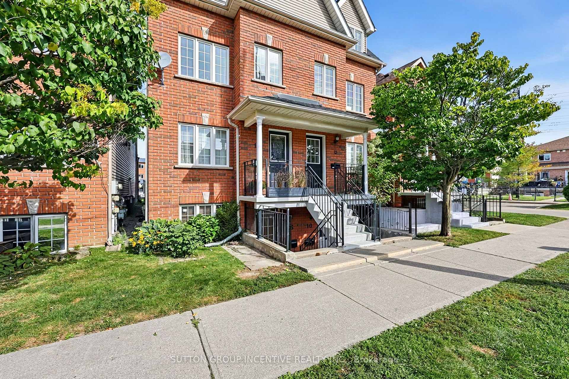 Photo 2 of 14 Connolly Street, Toronto, Weston-Pellam Park — HOMEH