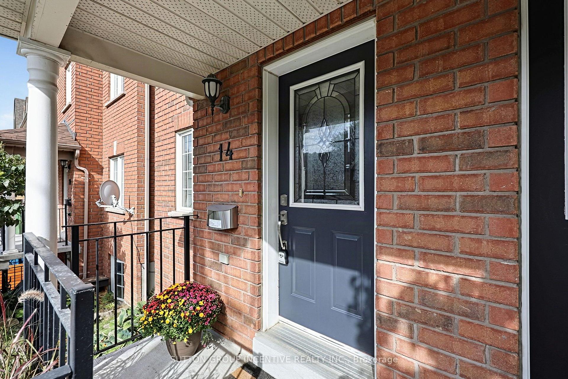 Photo 4 of 14 Connolly Street, Toronto, Weston-Pellam Park — HOMEH