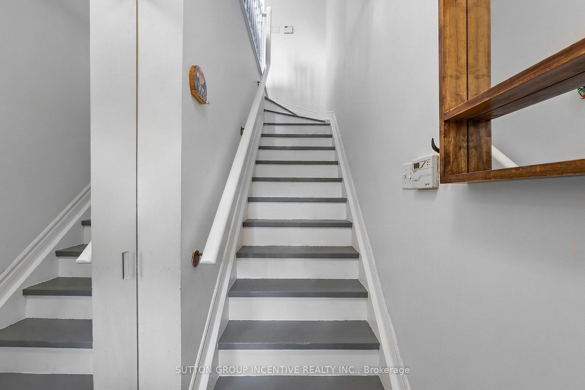 Photo 5 of 14 Connolly Street, Toronto, Weston-Pellam Park — HOMEH