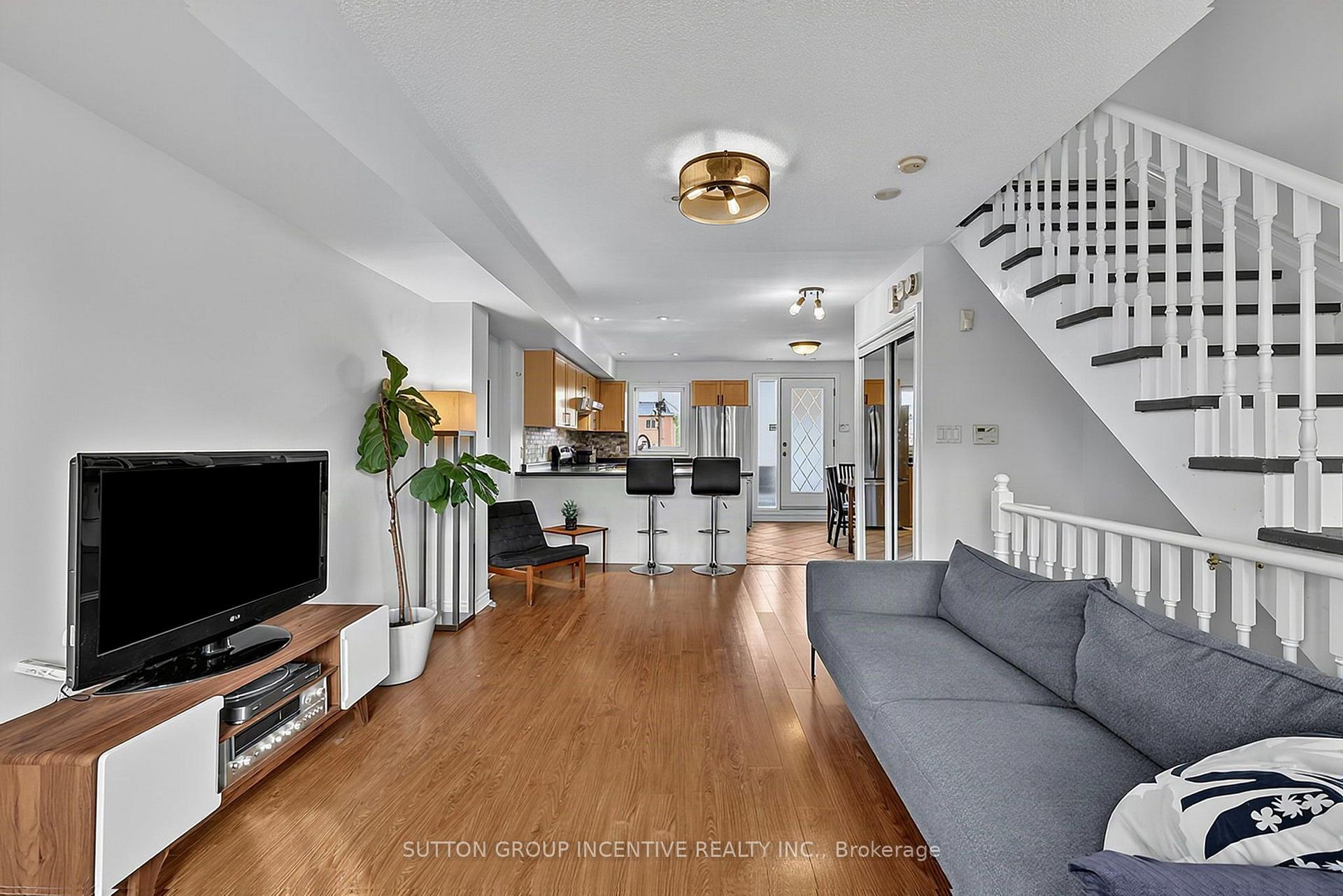 Photo 6 of 14 Connolly Street, Toronto, Weston-Pellam Park — HOMEH