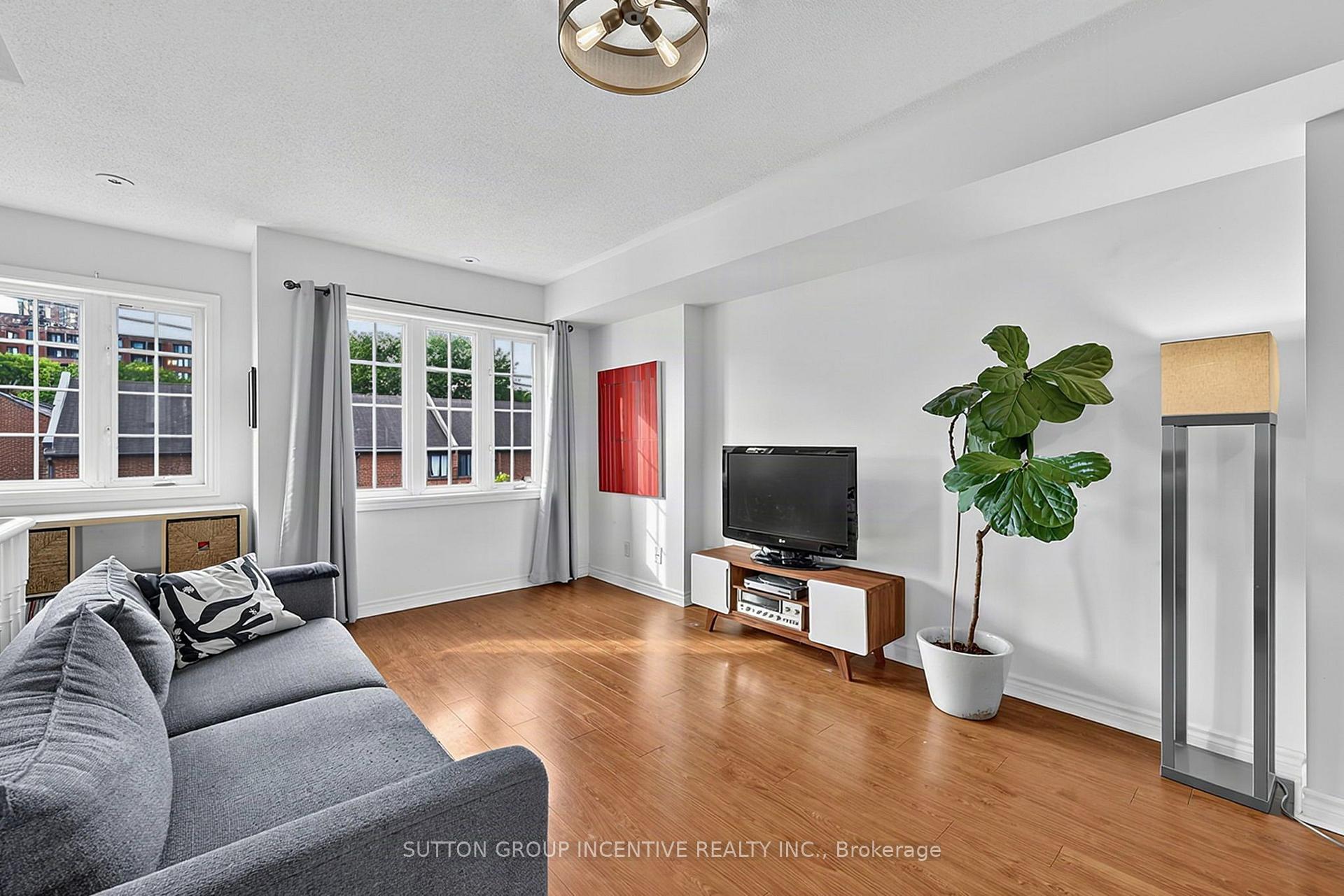 Photo 7 of 14 Connolly Street, Toronto, Weston-Pellam Park — HOMEH
