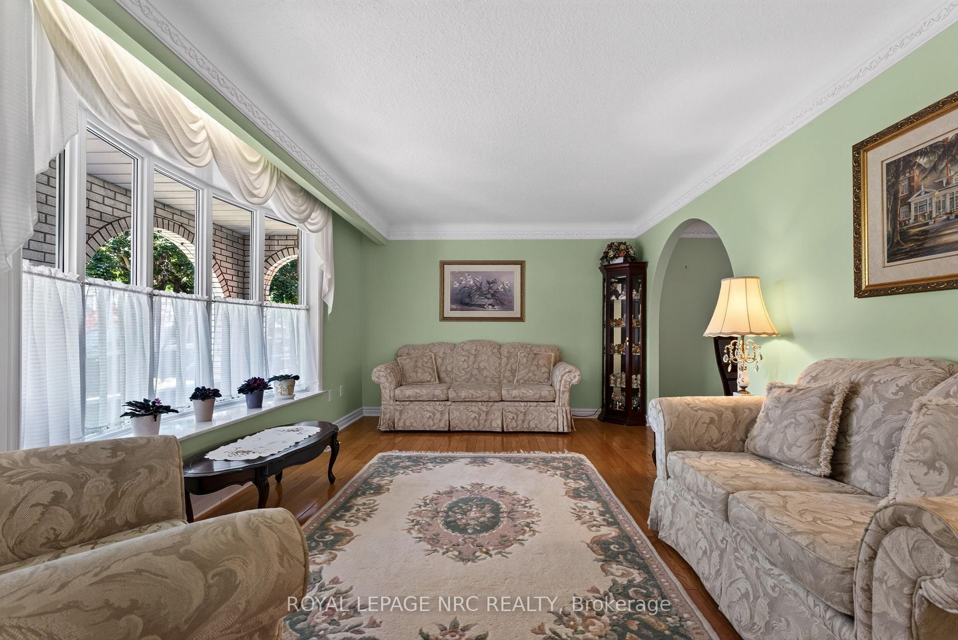 Photo 11 of 43 Brimley Crescent, St. Catharines, Lakeshore — HOMEH