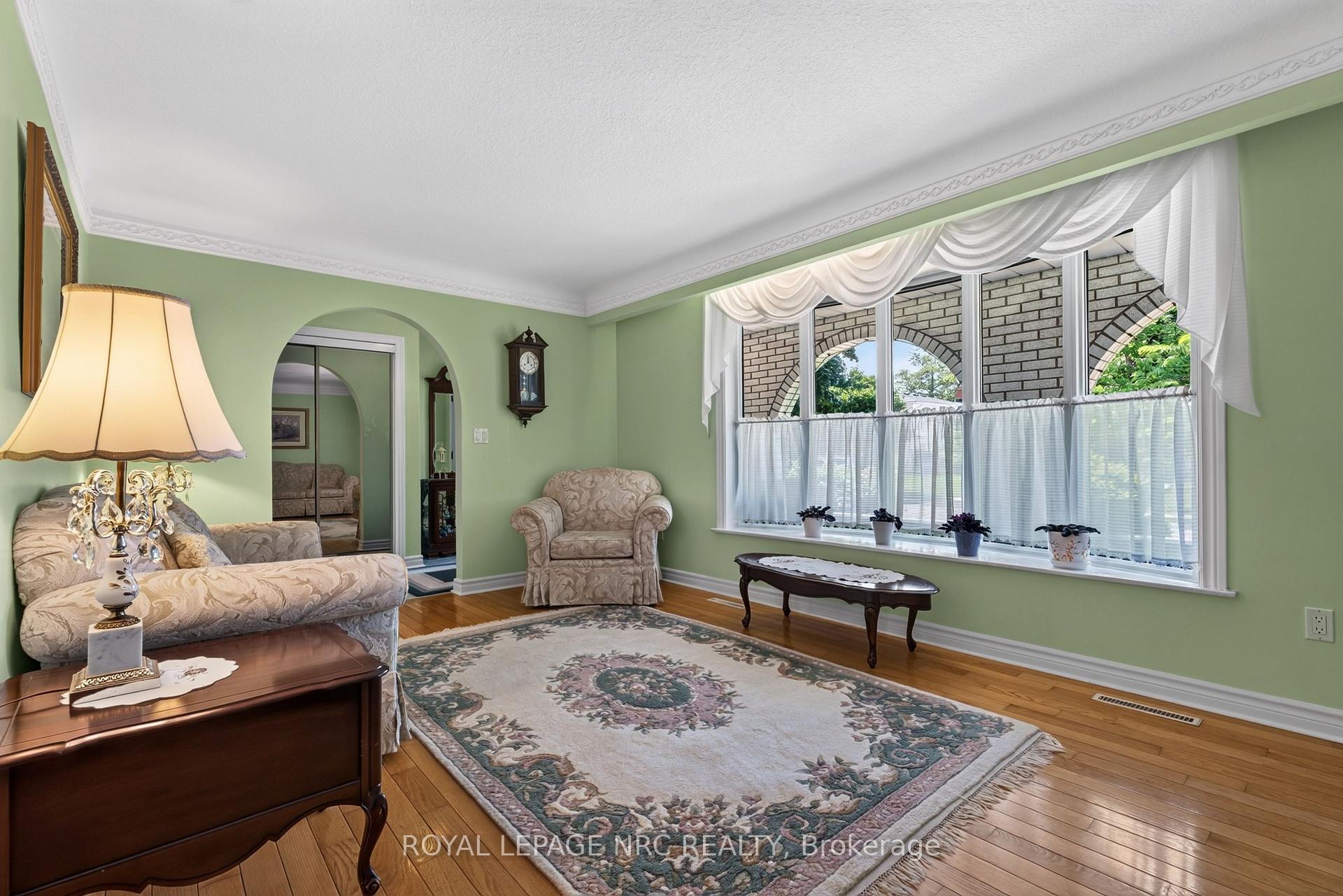 Photo 12 of 43 Brimley Crescent, St. Catharines, Lakeshore — HOMEH