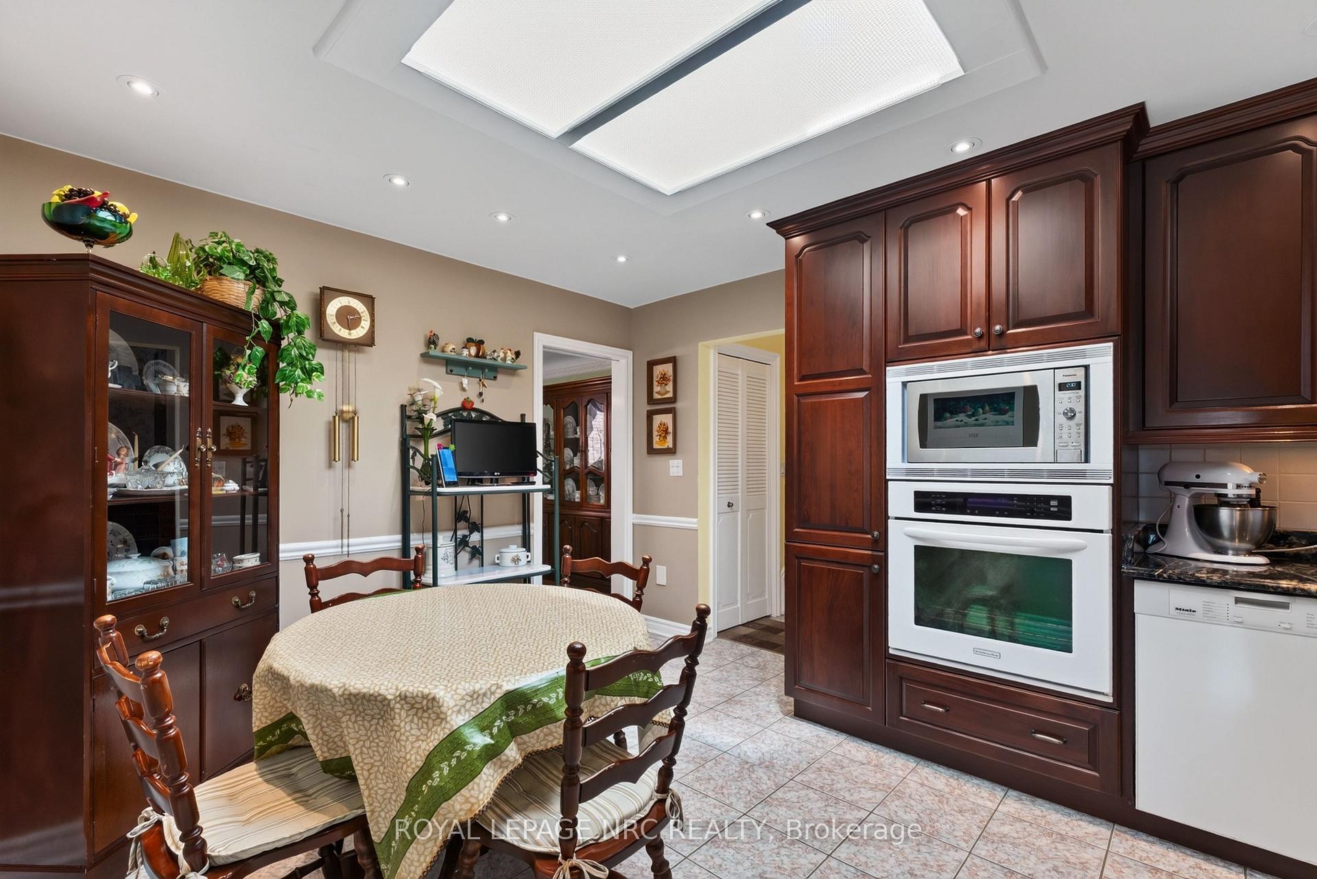 Photo 19 of 43 Brimley Crescent, St. Catharines, Lakeshore — HOMEH