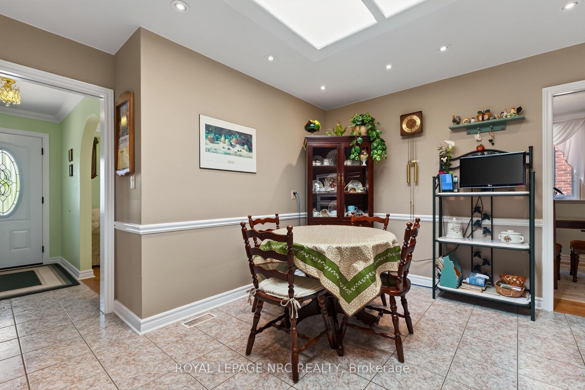 Photo 21 of 43 Brimley Crescent, St. Catharines, Lakeshore — HOMEH