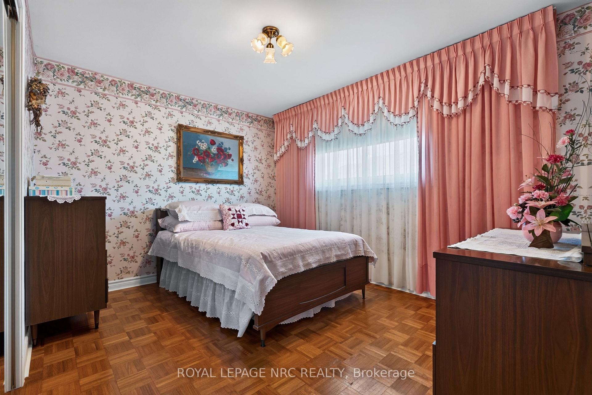 Photo 25 of 43 Brimley Crescent, St. Catharines, Lakeshore — HOMEH