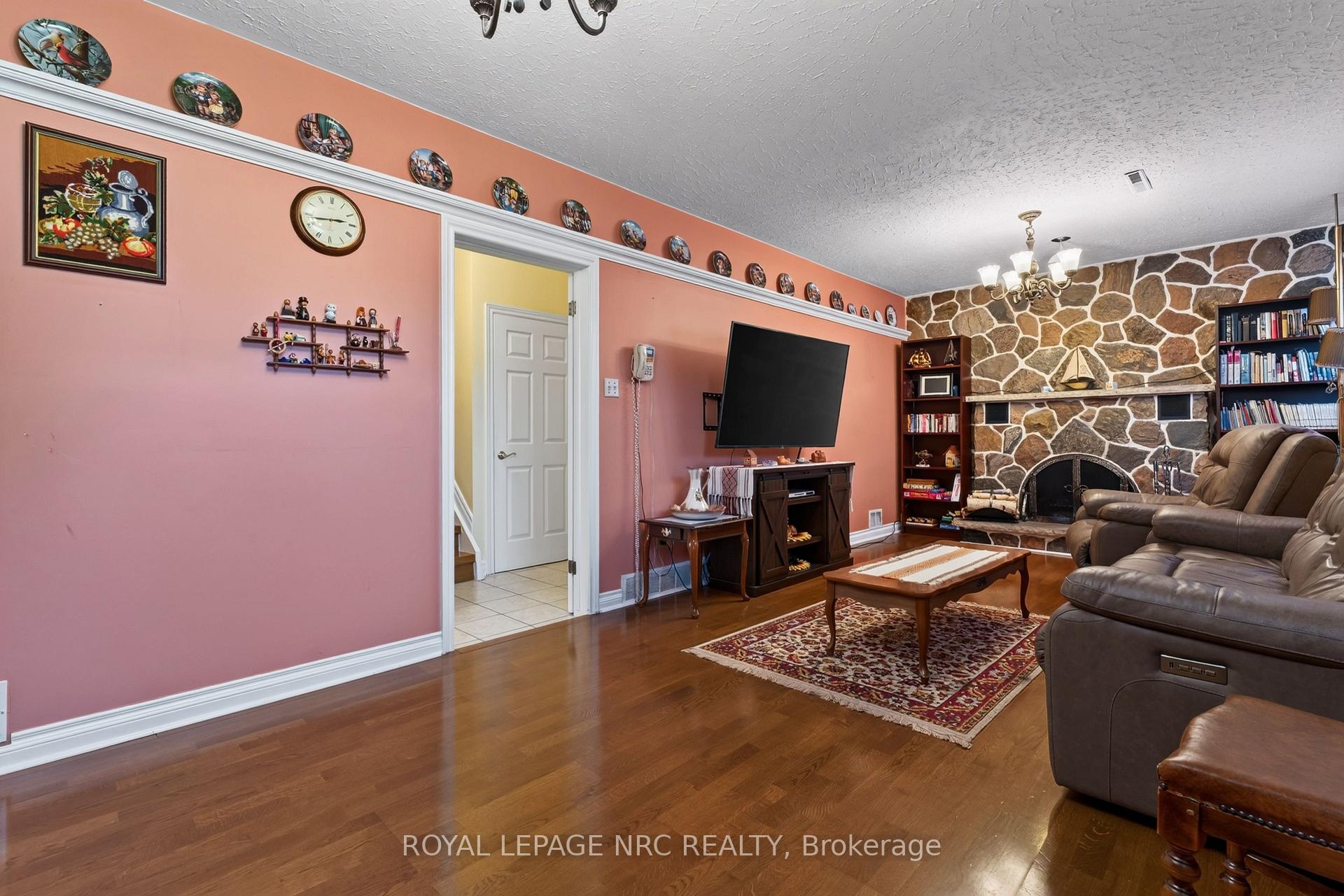 Photo 34 of 43 Brimley Crescent, St. Catharines, Lakeshore — HOMEH