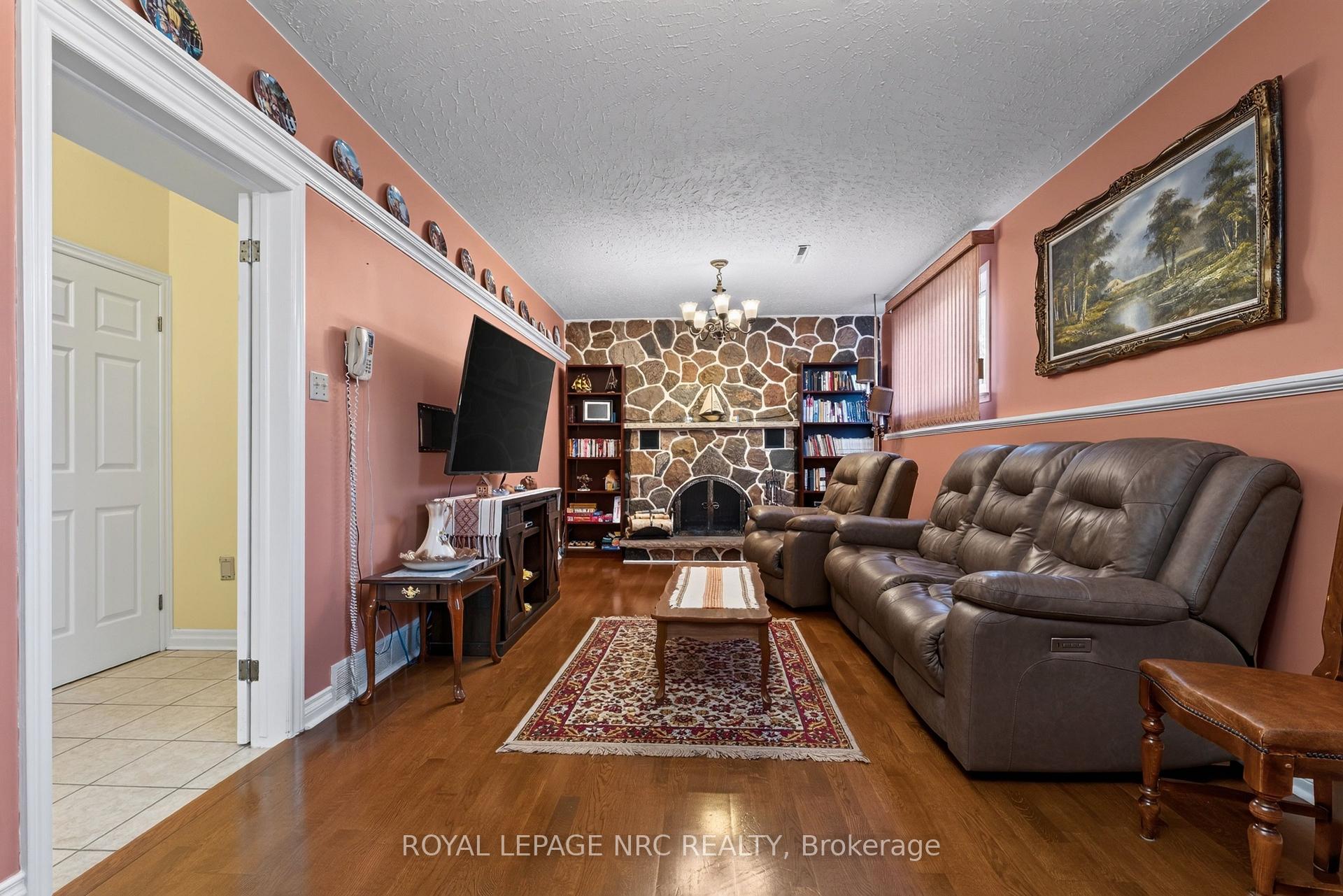 Photo 35 of 43 Brimley Crescent, St. Catharines, Lakeshore — HOMEH