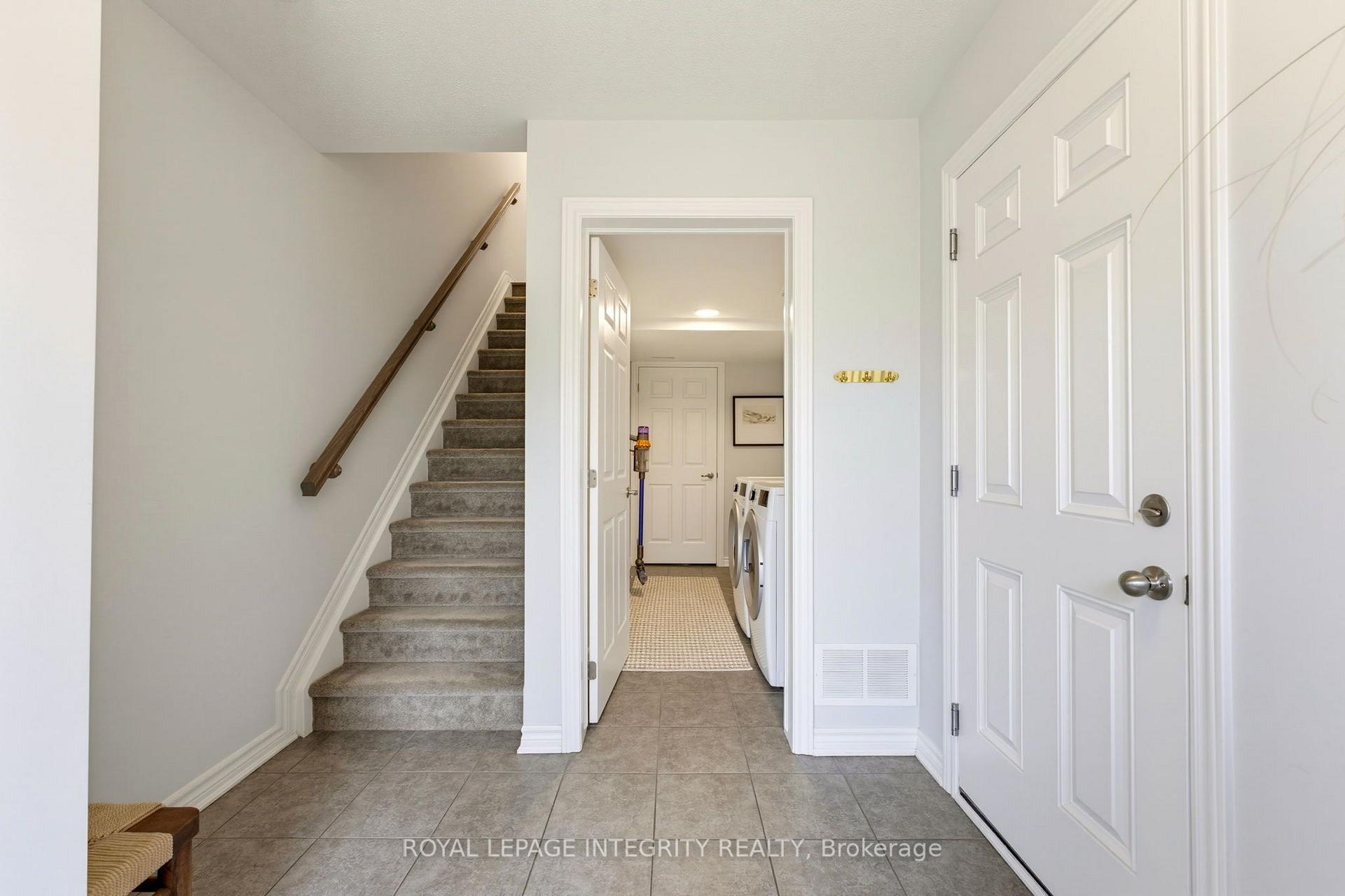 Photo 5 of 66 Feathertop Lane, Ottawa, Kanata - Emerald Meadows/Trailwest — HOMEH