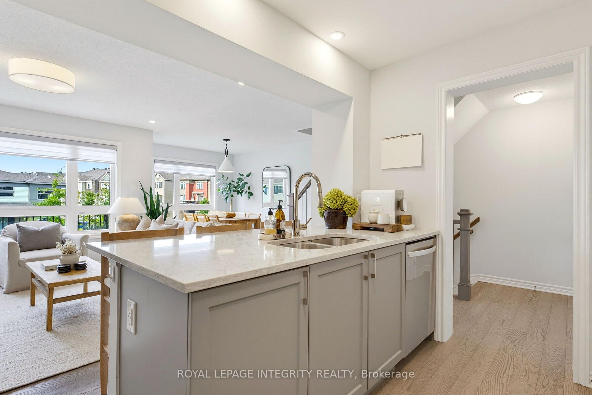 Photo 9 of 66 Feathertop Lane, Ottawa, Kanata - Emerald Meadows/Trailwest — HOMEH